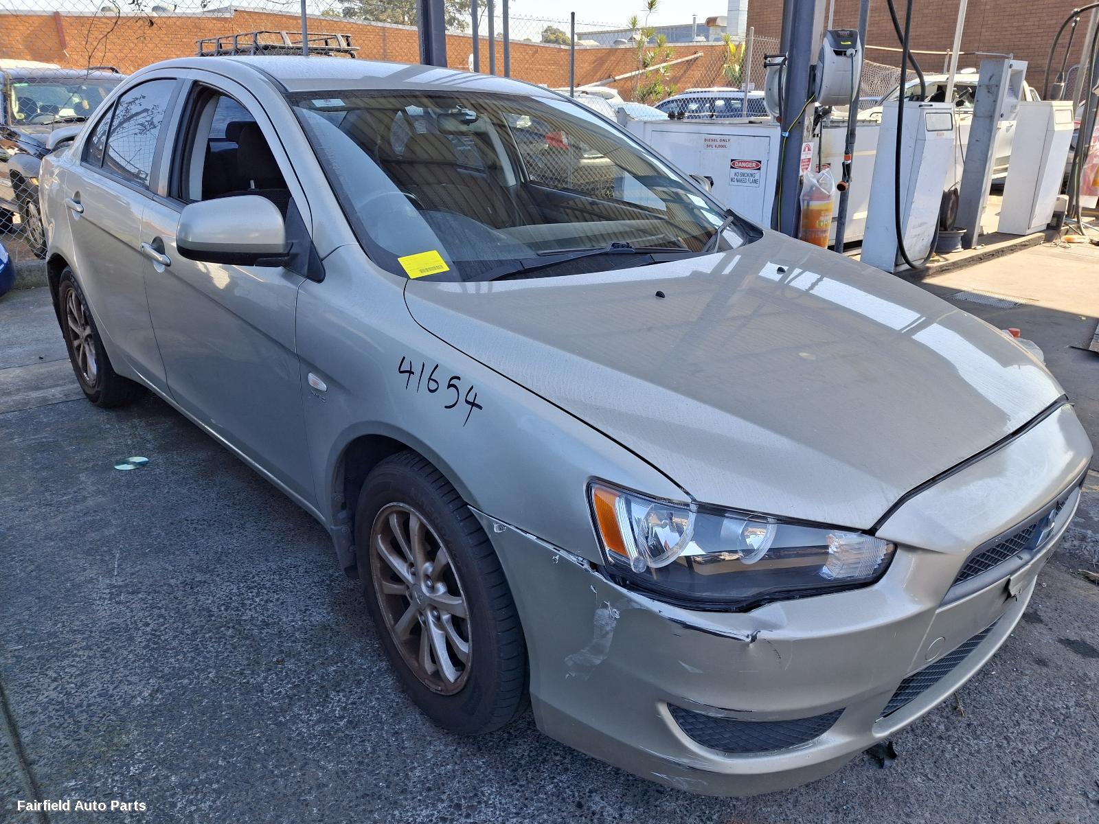 2011 Mitsubishi Lancer Left Guard