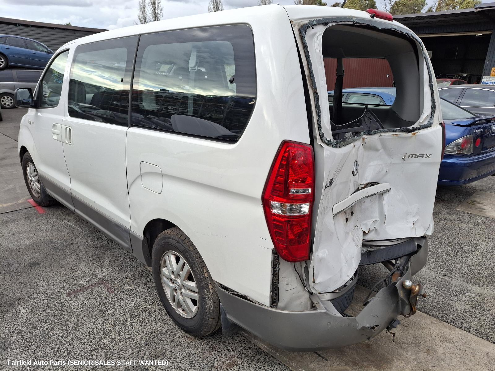 2016 Hyundai Iload/imax Right Front Door