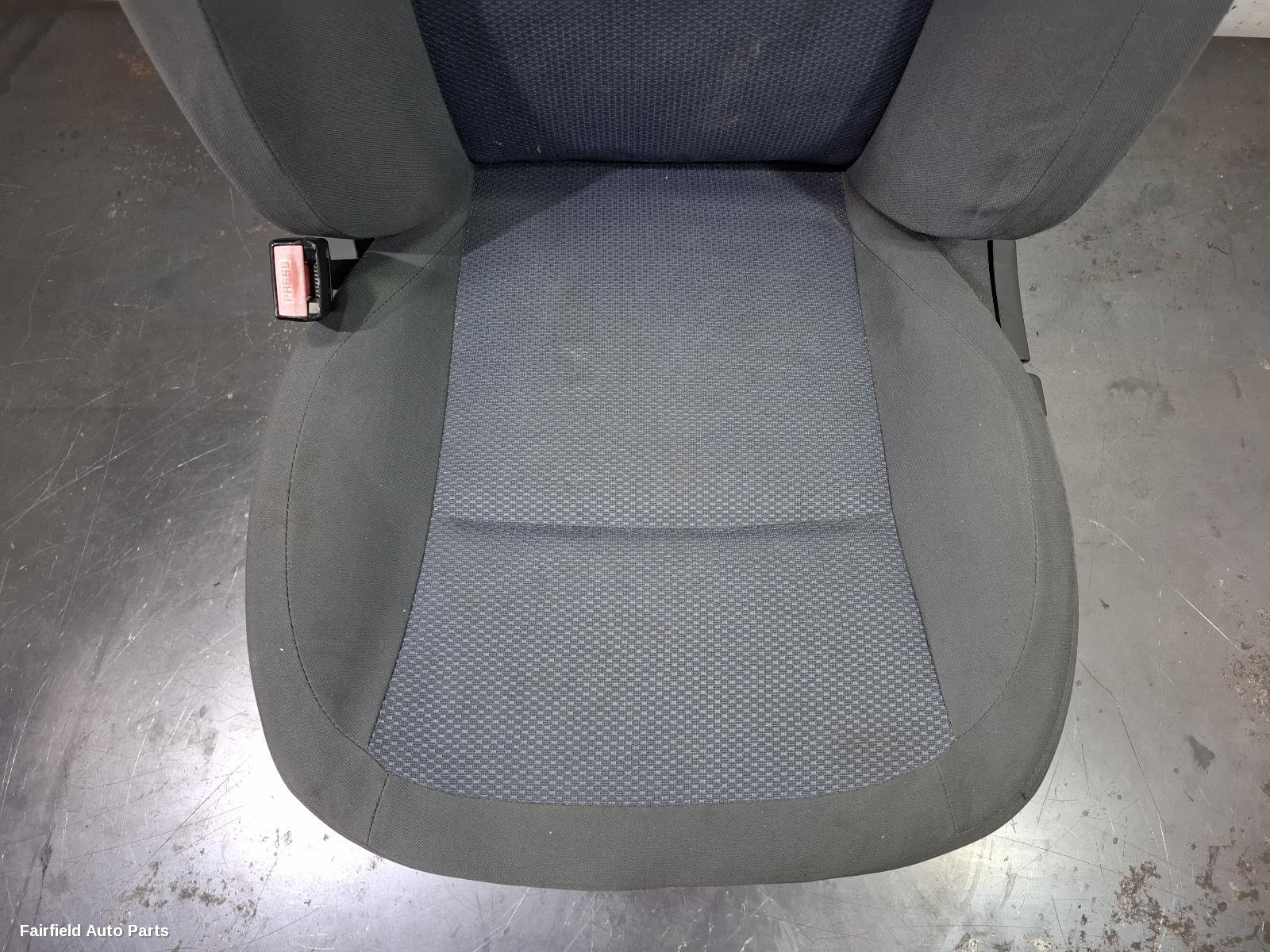 2007-2014 Nissan Dualis Front Seat