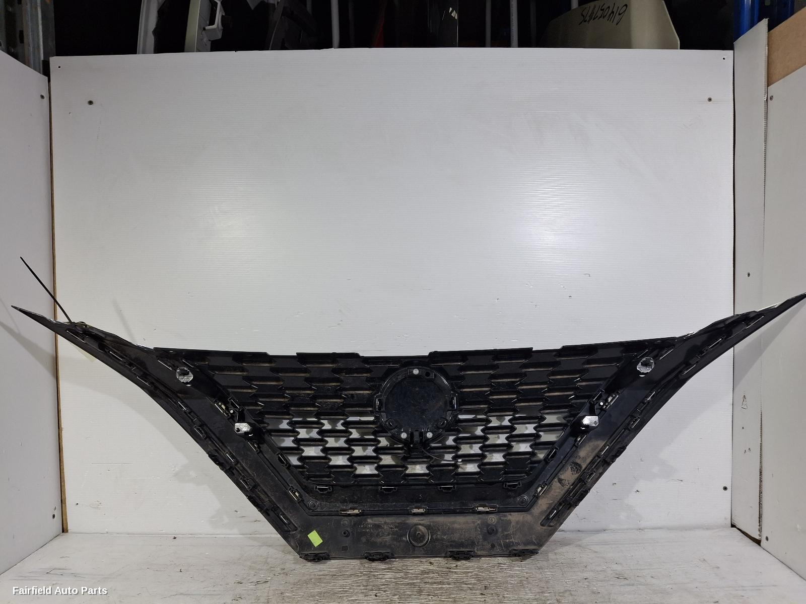 2022-2024 Nissan Qashqai Grille