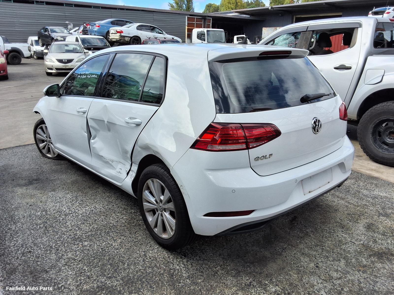 2018 Volkswagen Golf Left Taillight