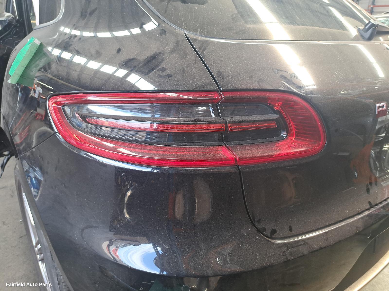 2015 Porsche Macan Left Rear Hub Assembly