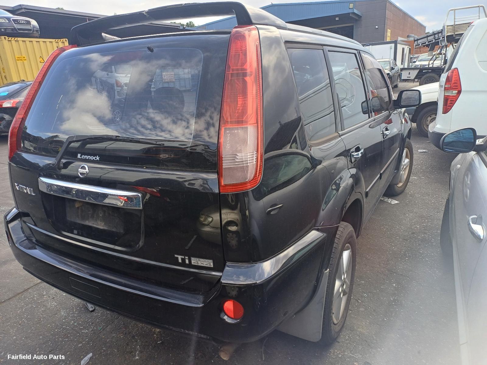 2006 Nissan Xtrail Left Taillight