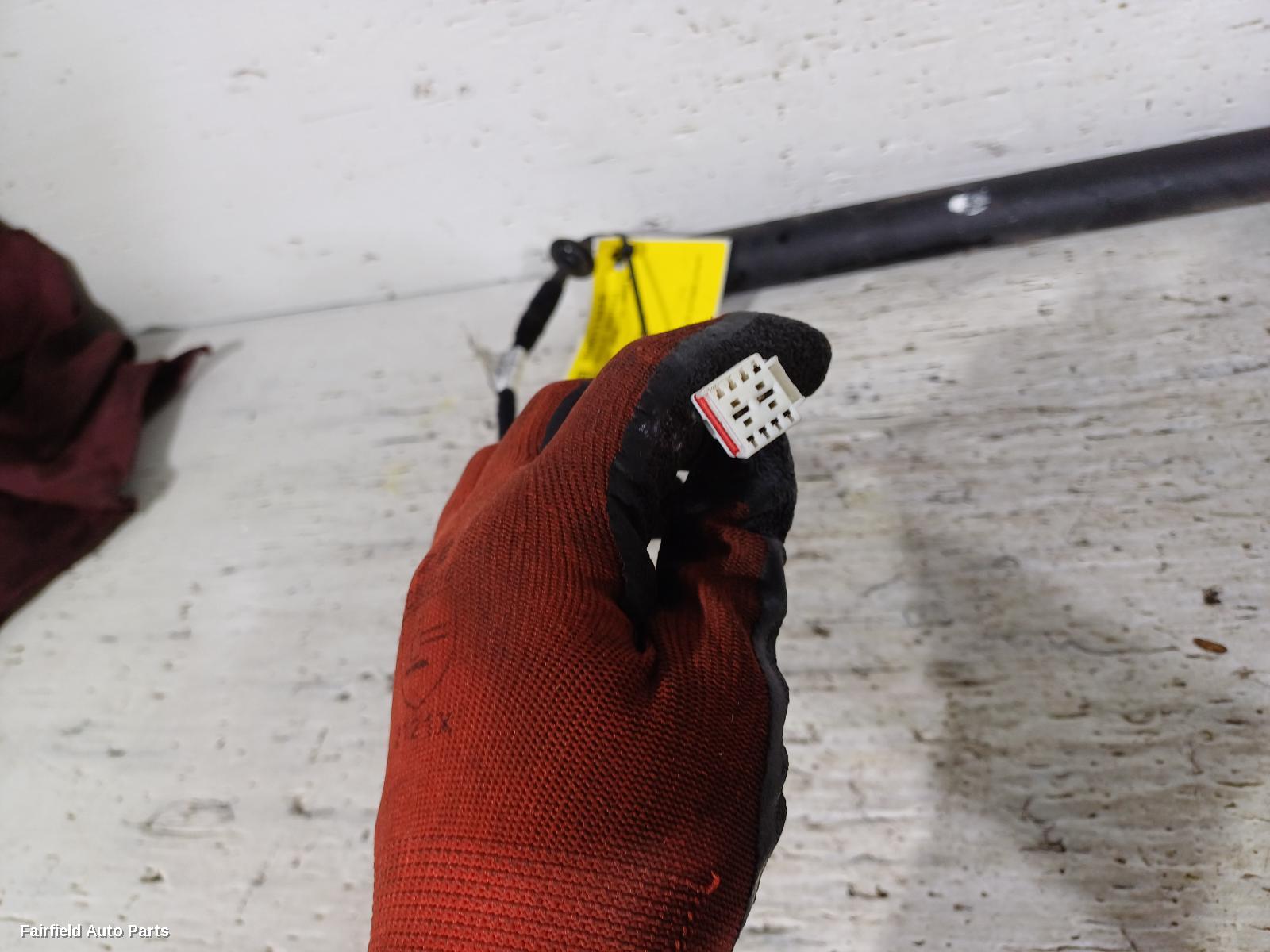 2015-2019 Land Rover Discovery Sport Hatch Strut