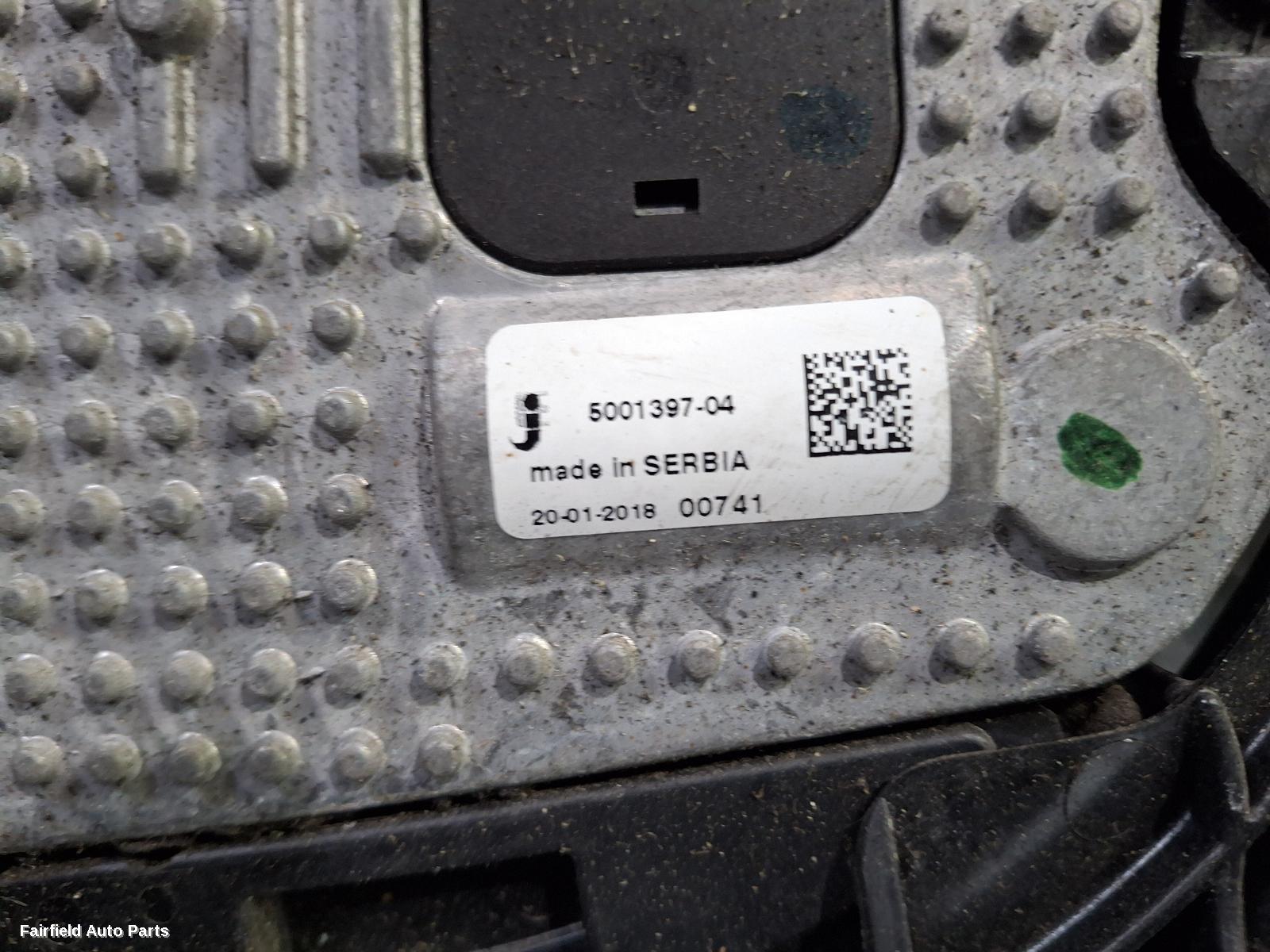2016-2024 Maserati Levante Fan