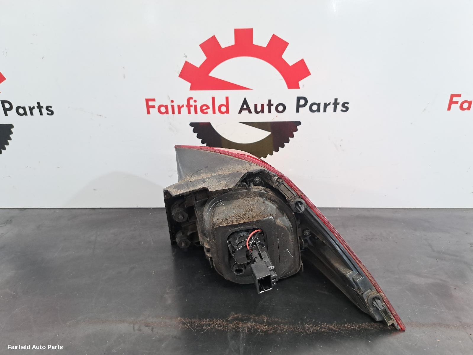 2016 Volkswagen Golf Left Taillight