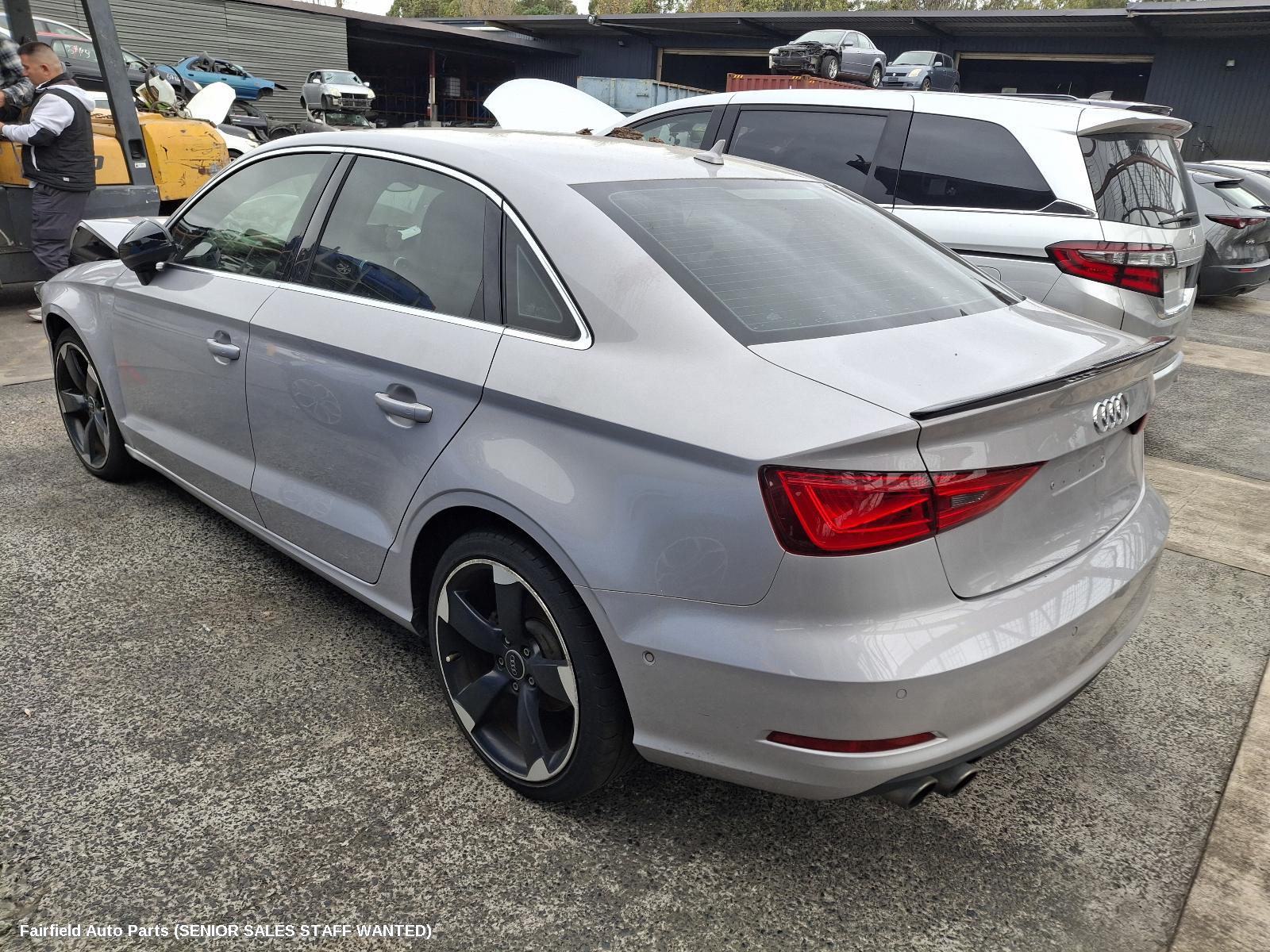 2014 Audi A3 Right Rear Door Sliding