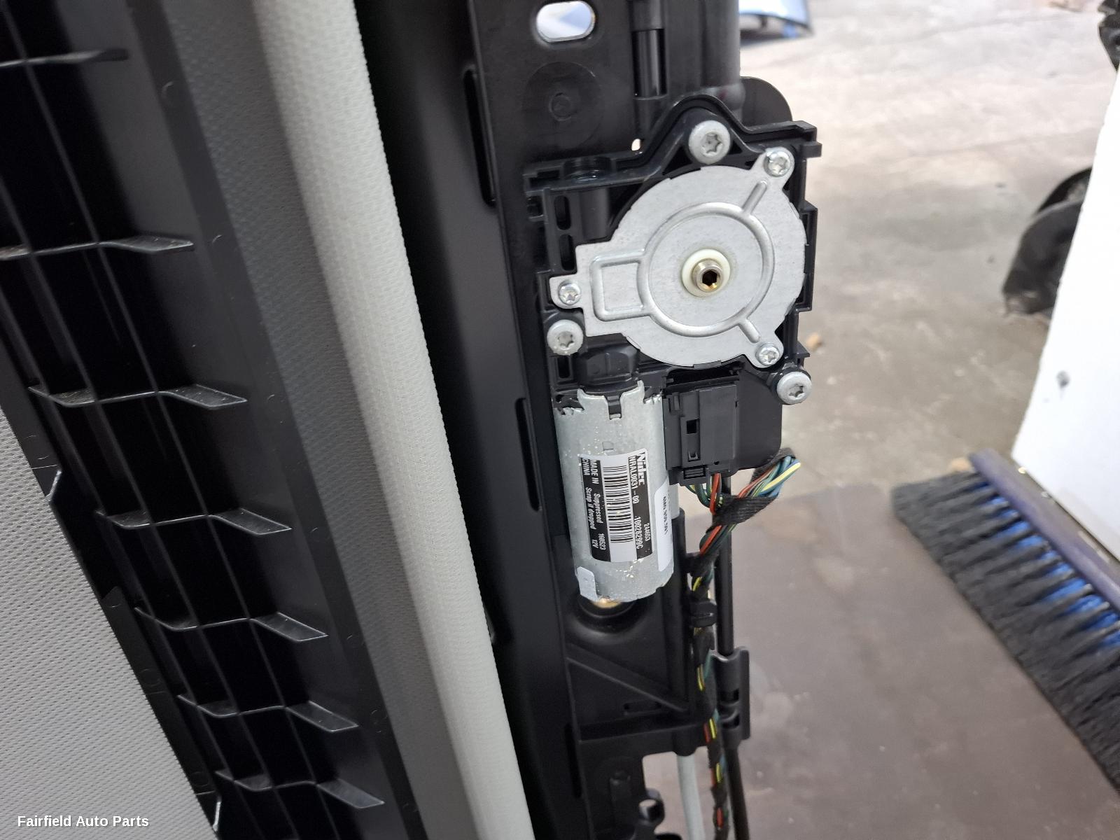 2015-2025 Audi Q7 Roof Glass Sunroof T