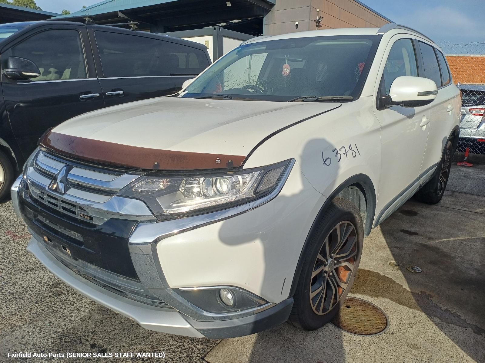 2015 Mitsubishi Outlander Right Rear Door Sliding