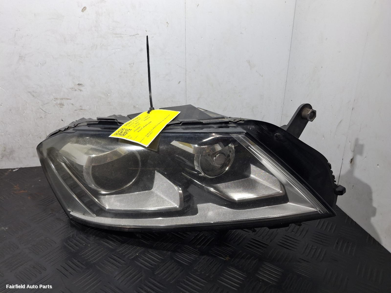 2010-2015 Volkswagen Passat Right Headlamp