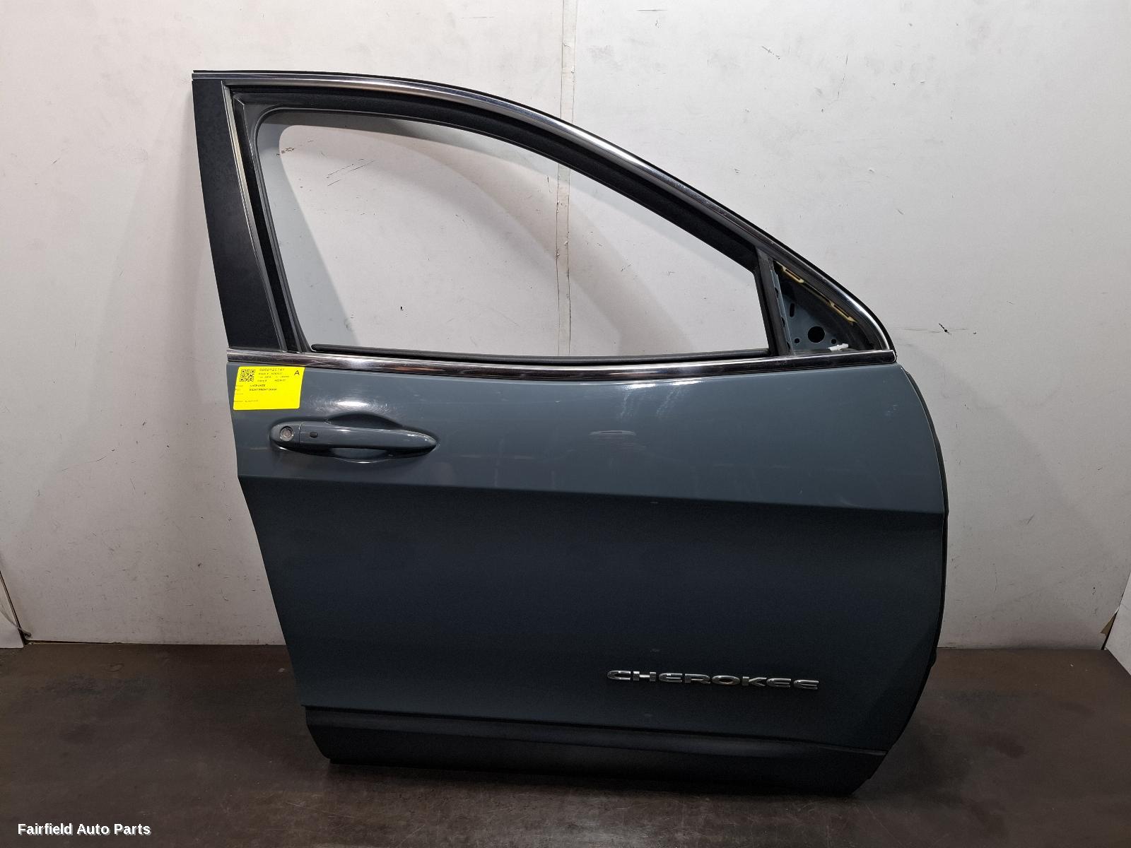 2014-2022 Jeep Cherokee Right Front Door