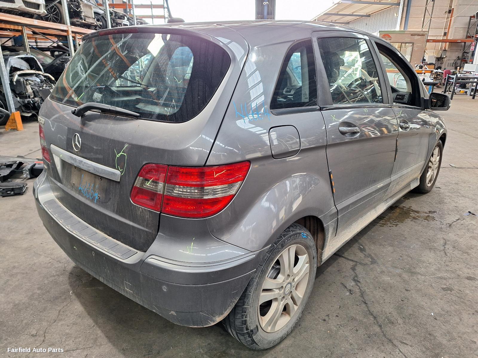 2009 Mercedes B Class Left Headlamp