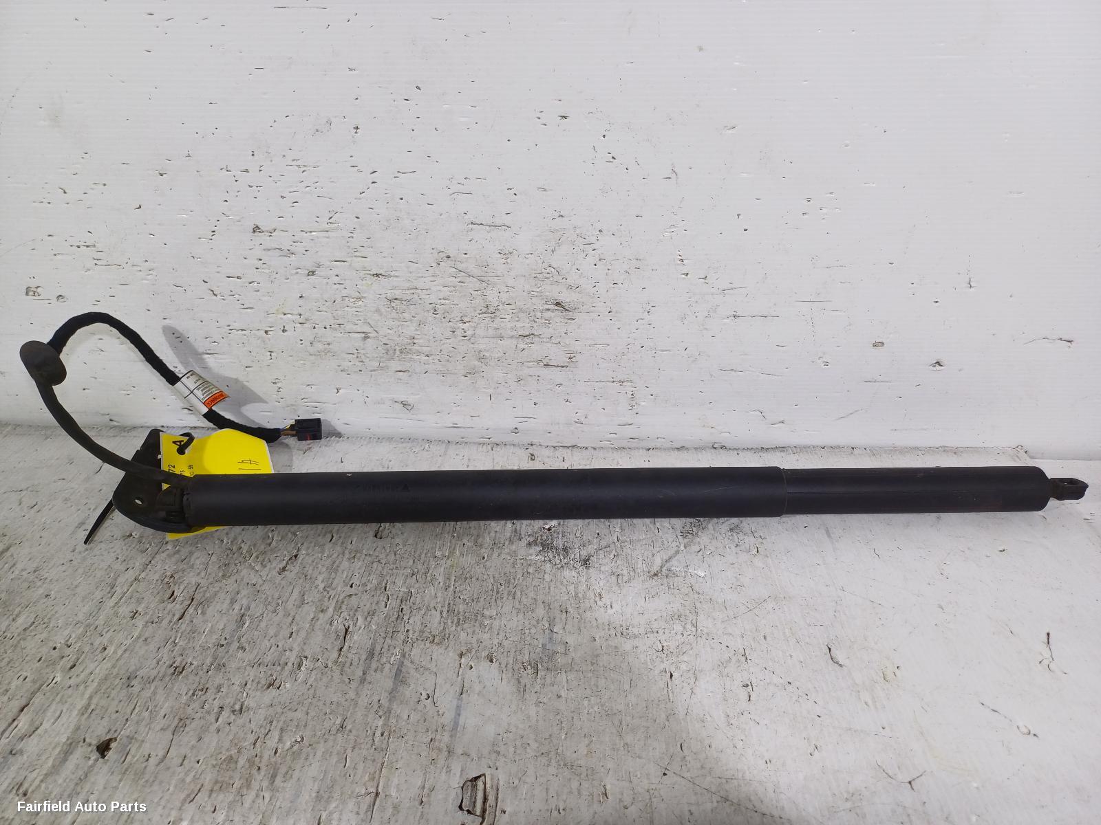 2018-2026 Alfa Romeo Stelvio Hatch Strut