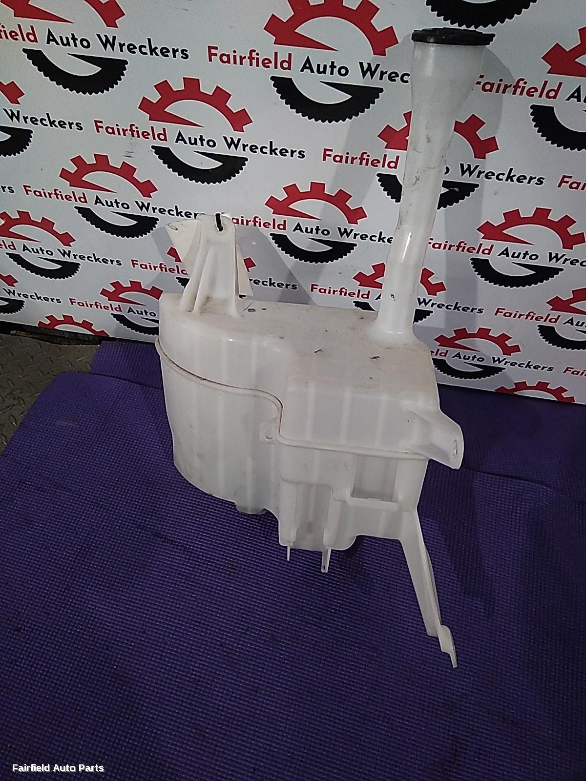 2012-2017 Toyota Aurion Washer Bottle