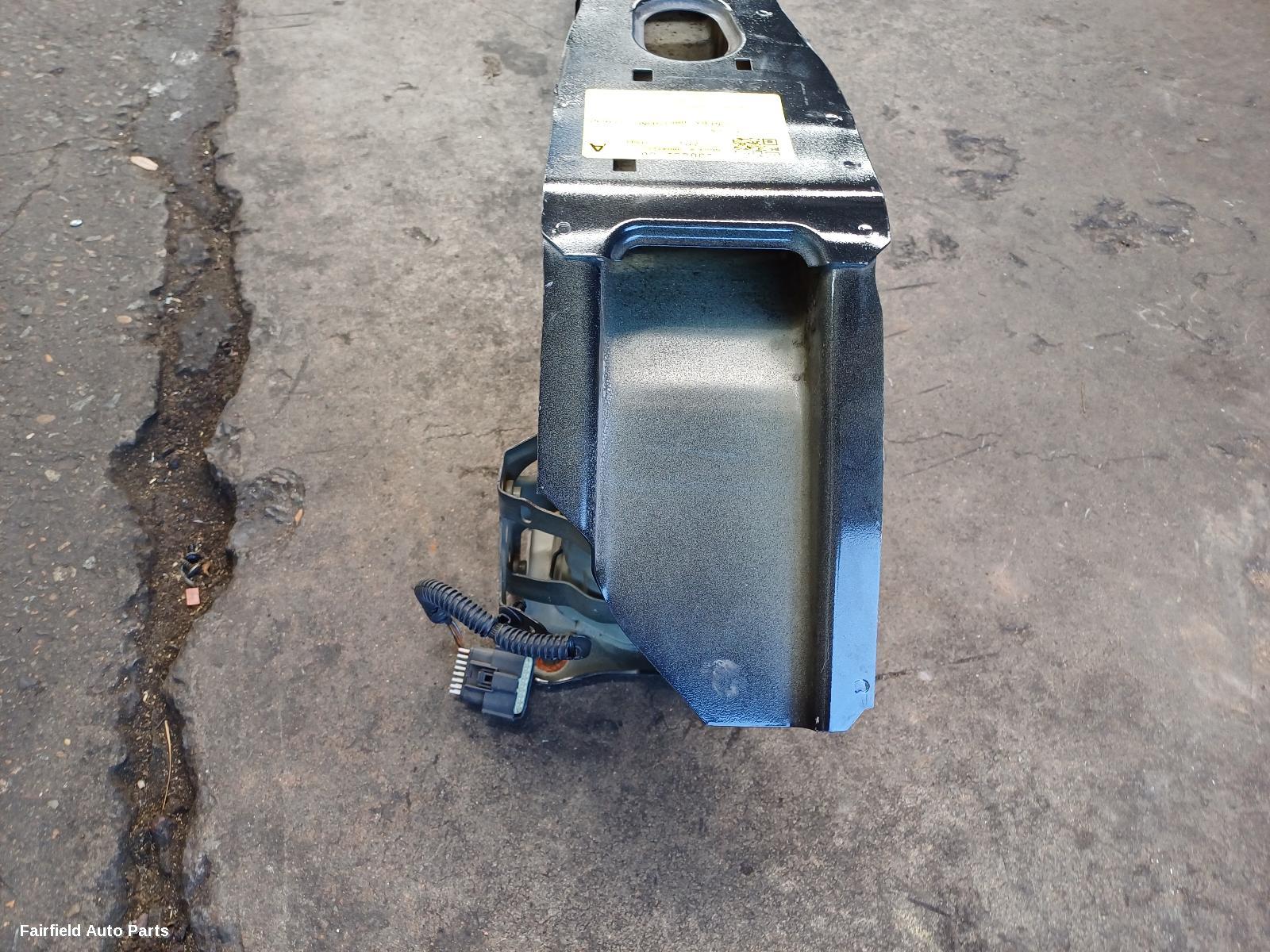 2012 Ford Focus F Bar Reinforc Brack