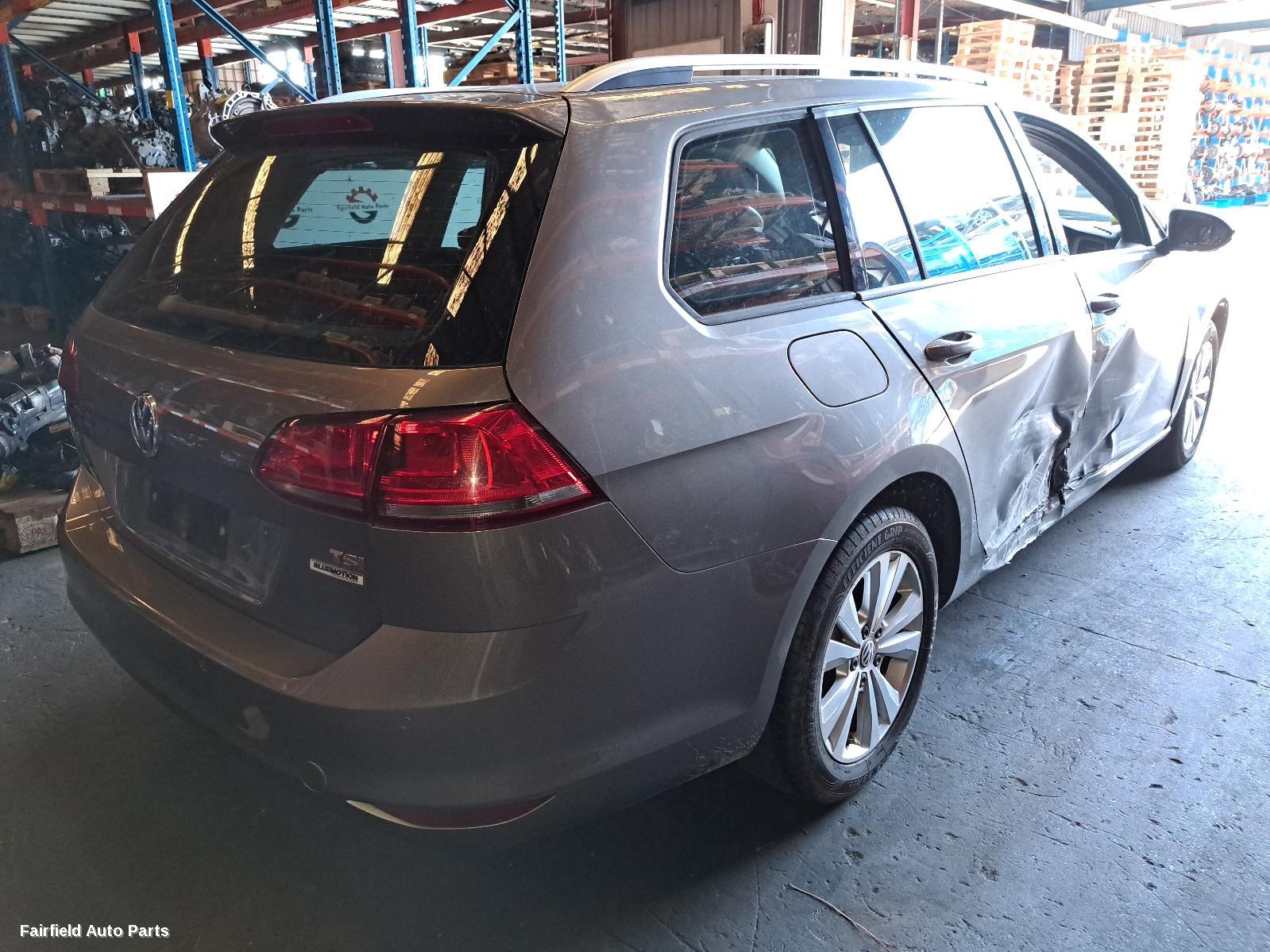 2015 Volkswagen Golf Radio Cd Dvd Sat Tv