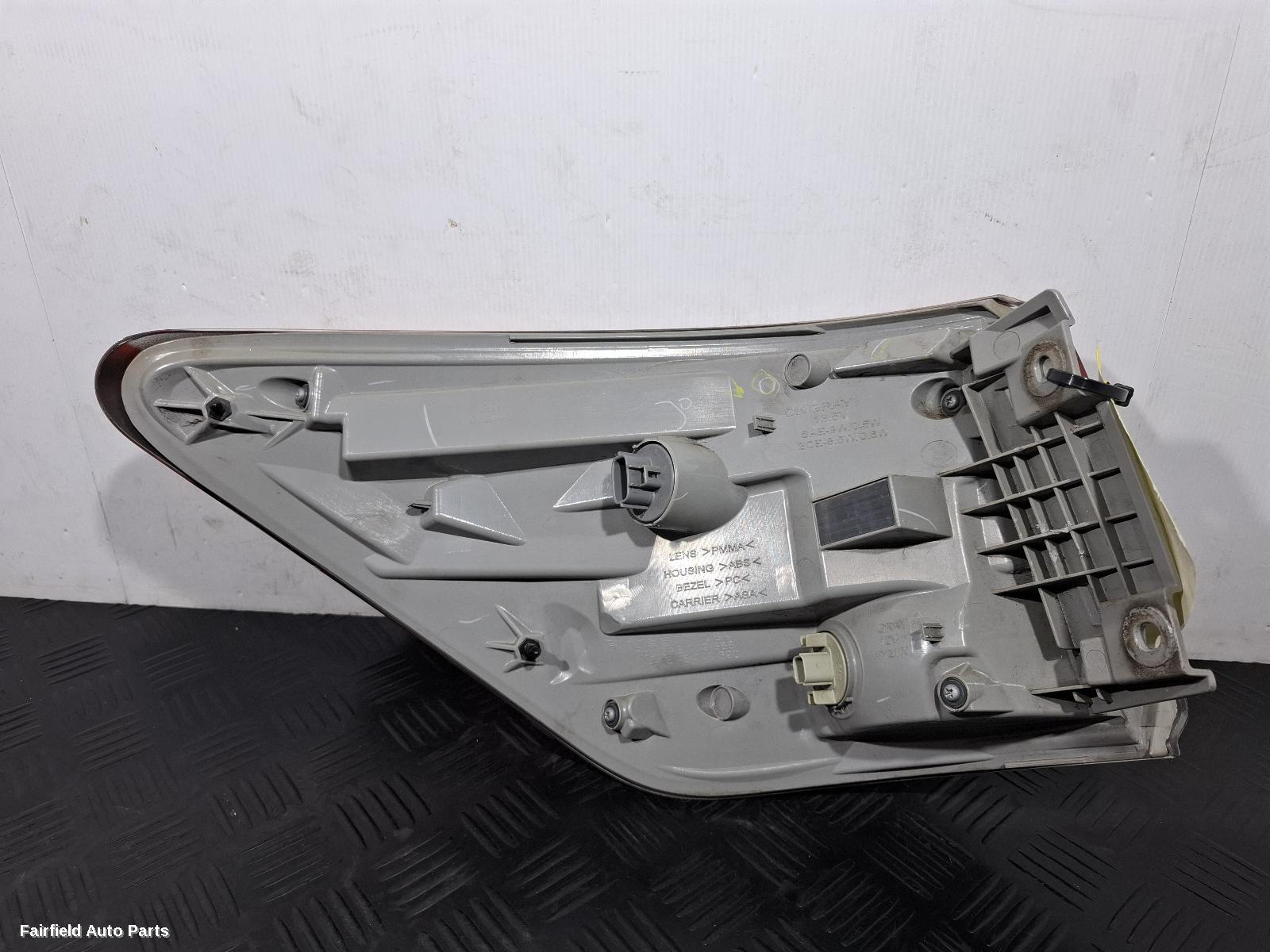 2014-2016 Nissan Pathfinder Right Taillight