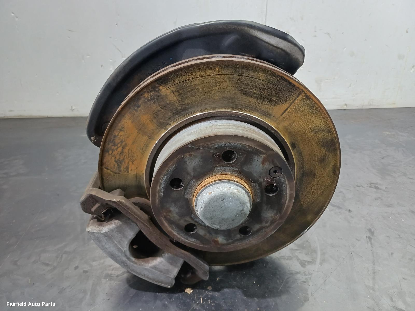 2014 Mercedes C Class Left Front Hub Assembly