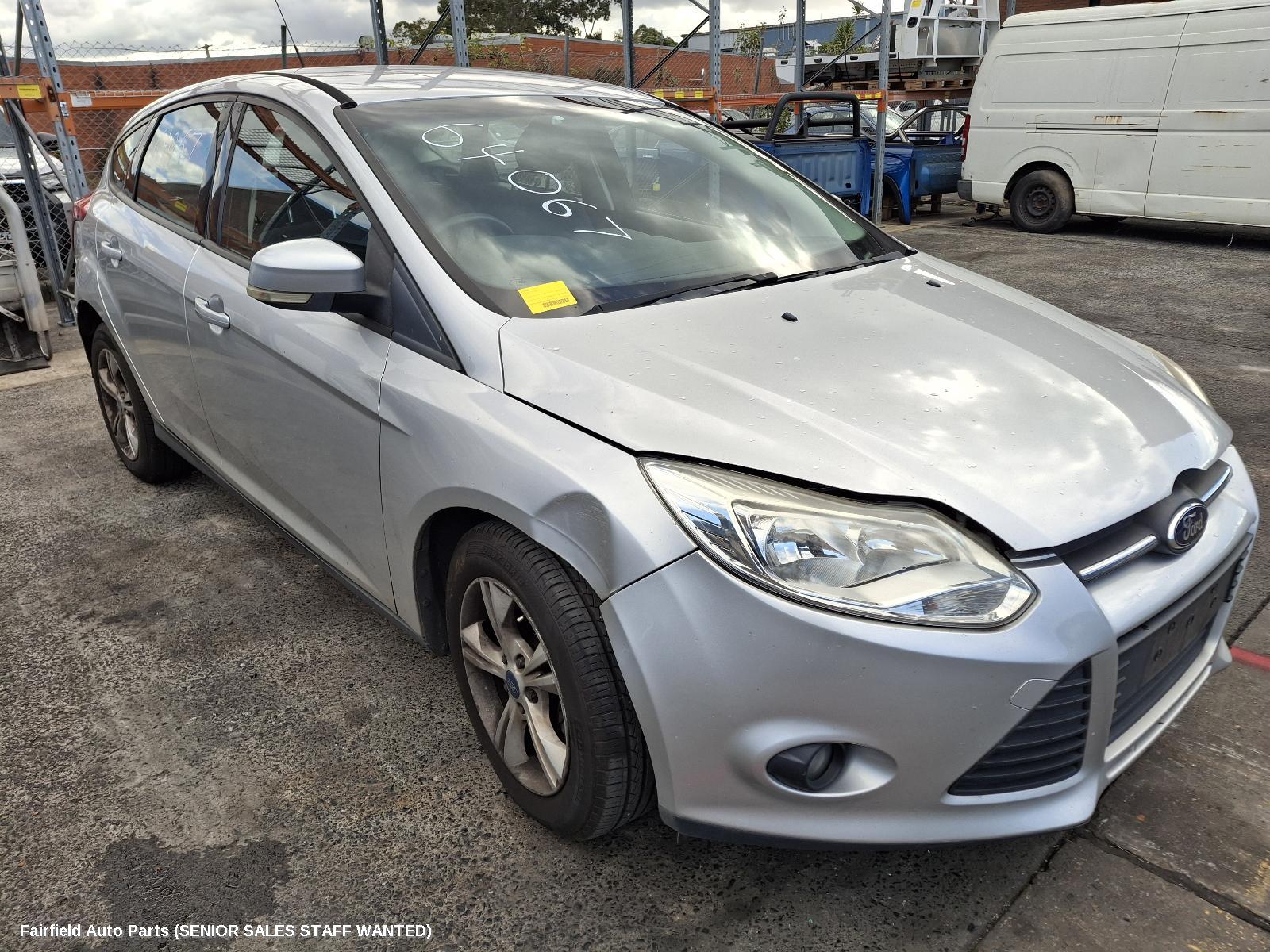 2013 Ford Focus Left Rear Door Sliding