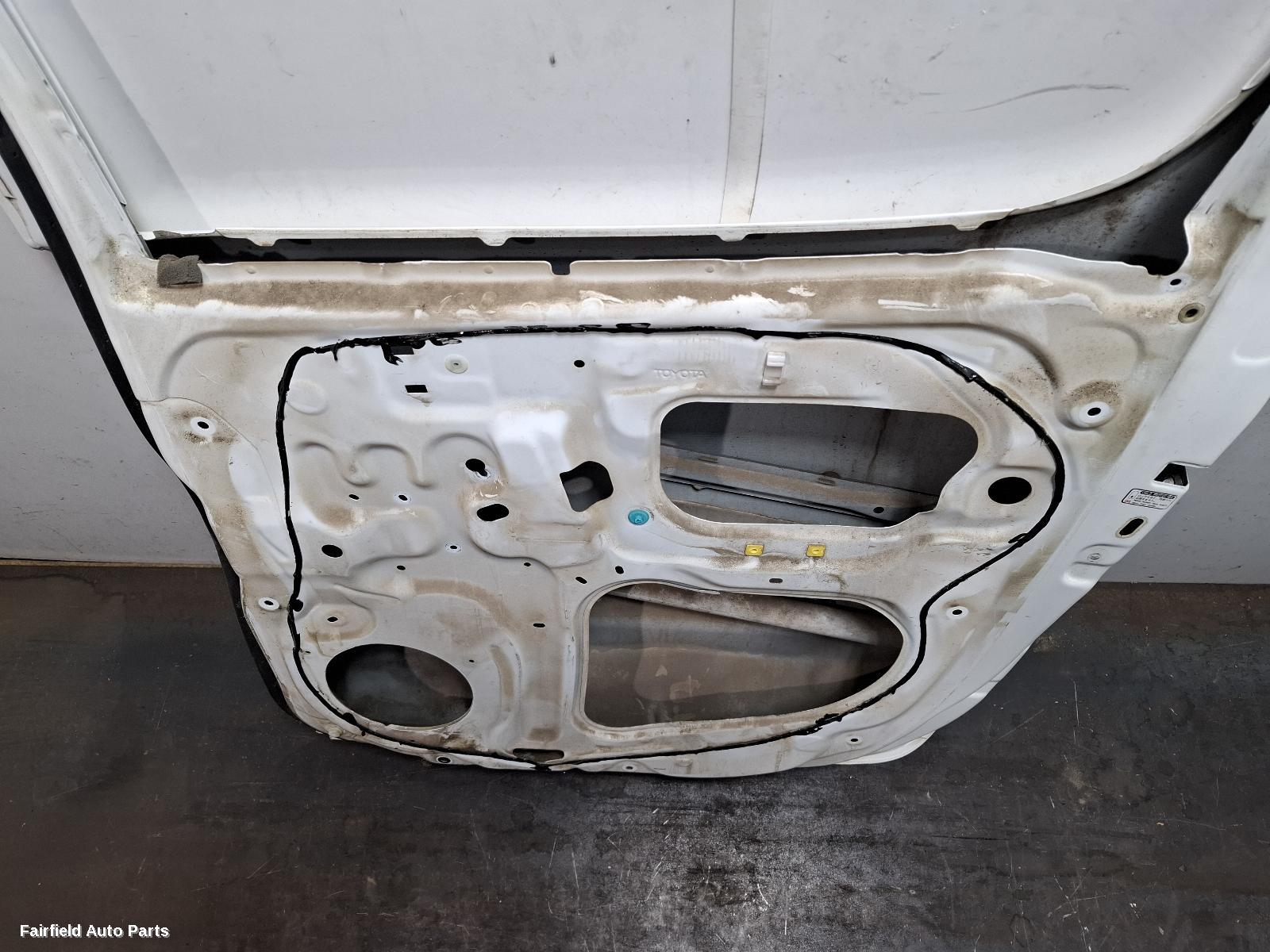 2009 Toyota Hilux Right Rear Door Sliding