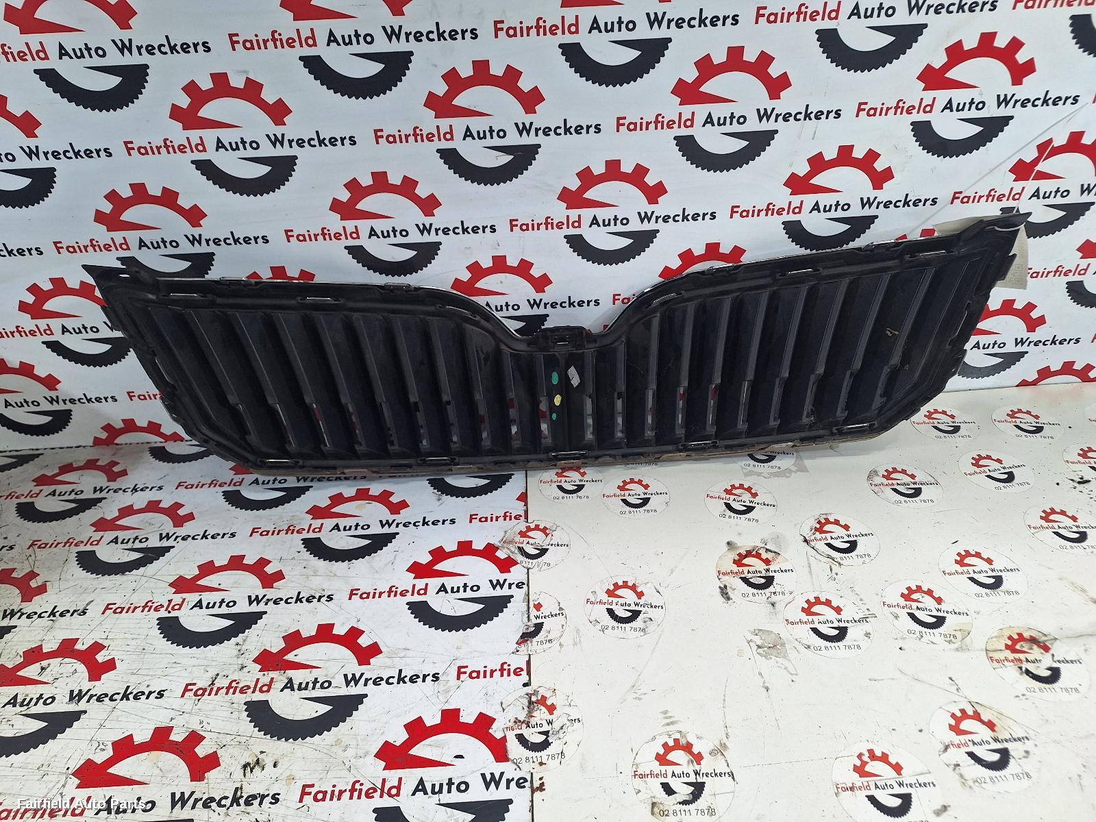 2014-2015 Skoda Superb Grille