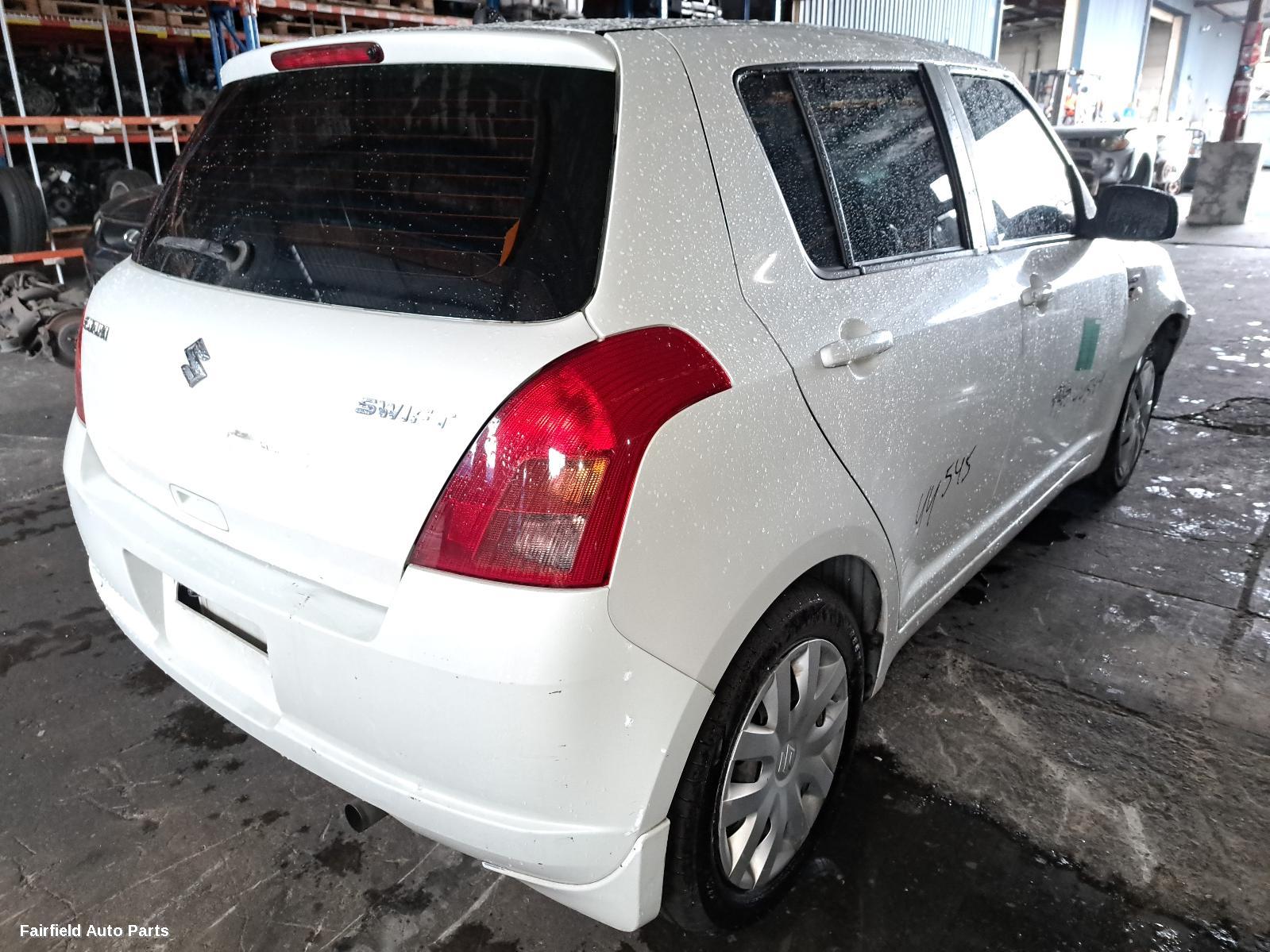 2005 Suzuki Swift Left Rear Door Sliding
