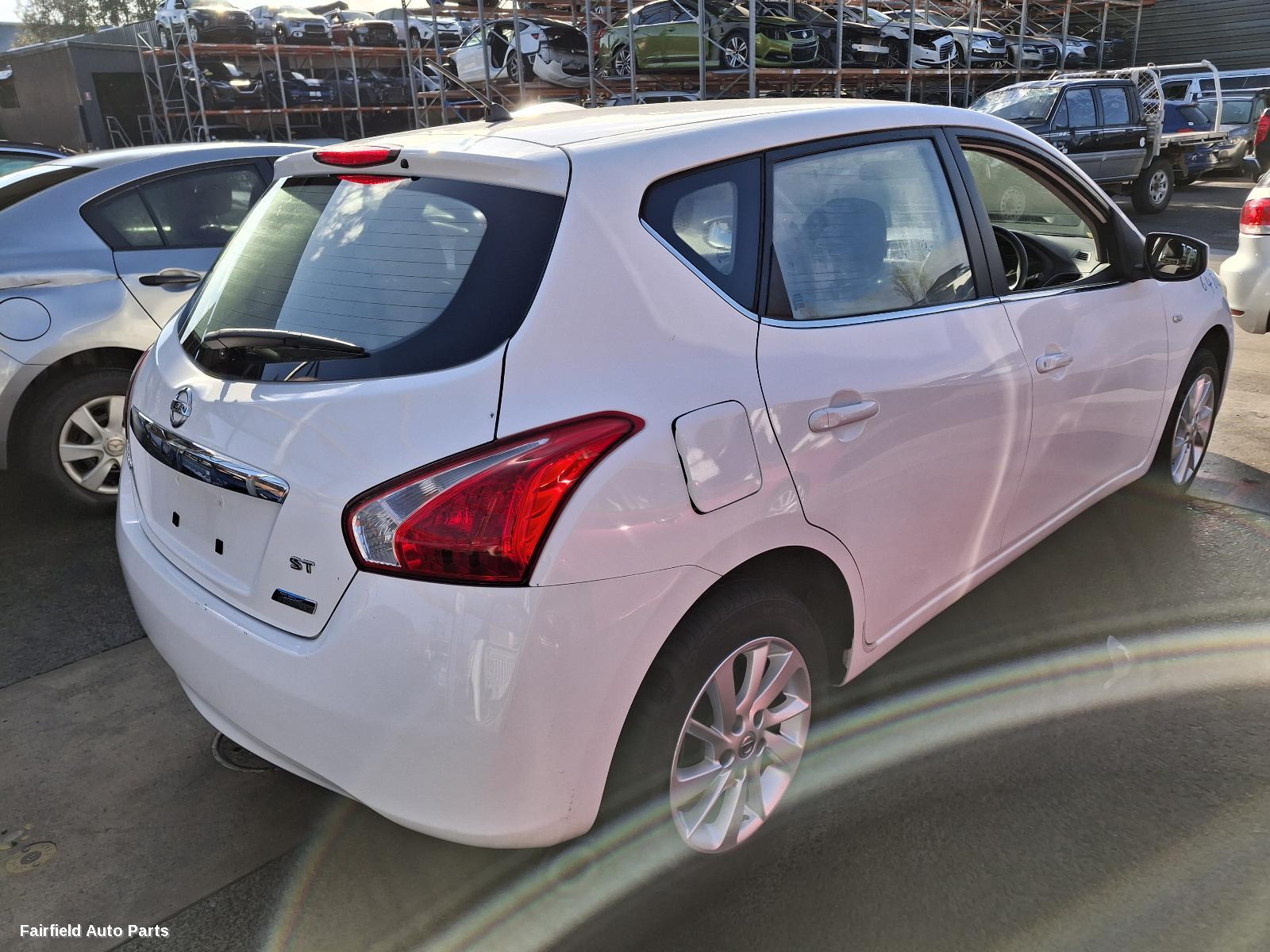 2014 Nissan Pulsar Left Taillight