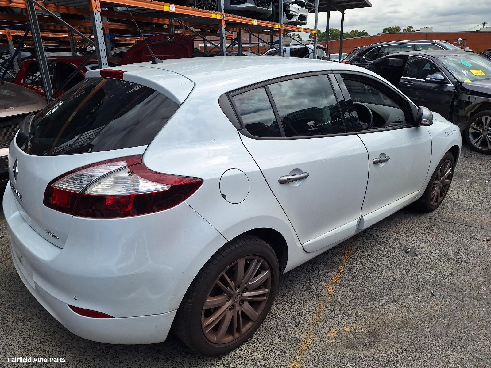 2015 Renault Megane Left Front Door