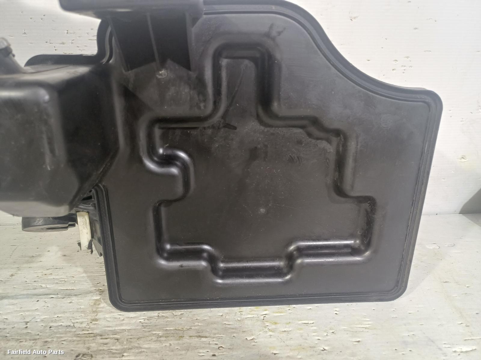 2010-2014 Volkswagen Polo Washer Bottle