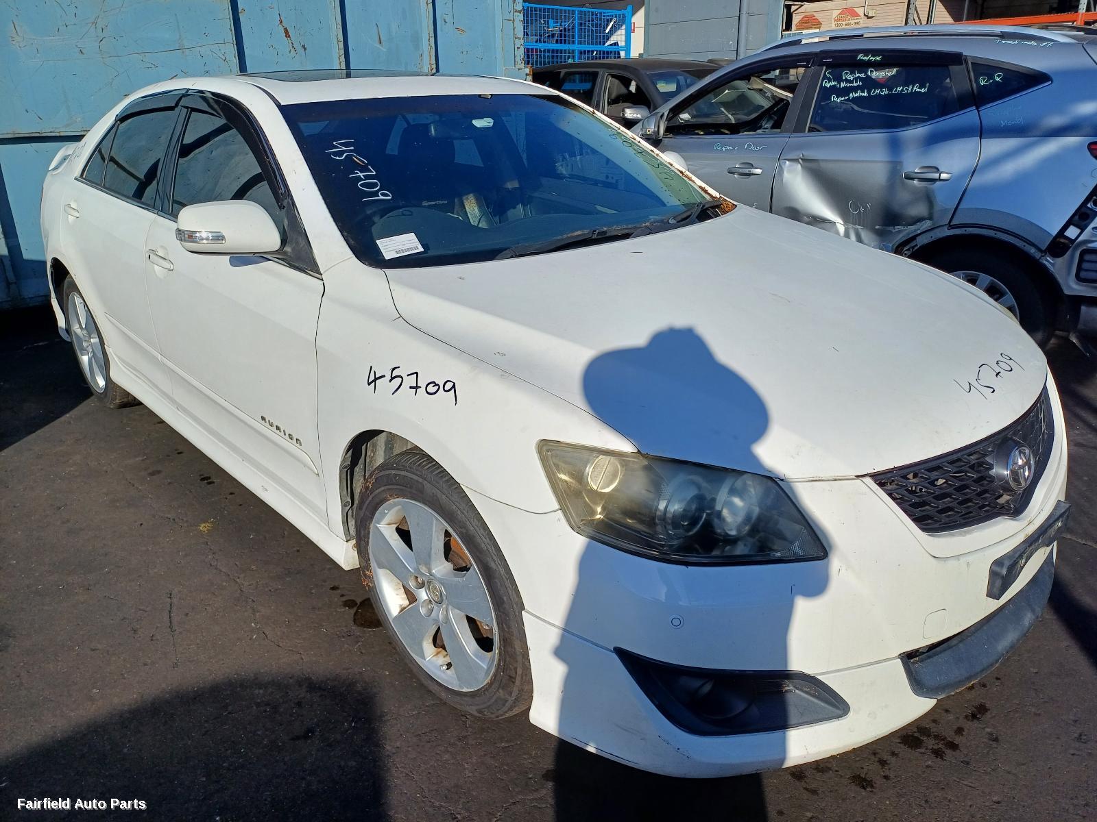 2006 Toyota Aurion Left Taillight