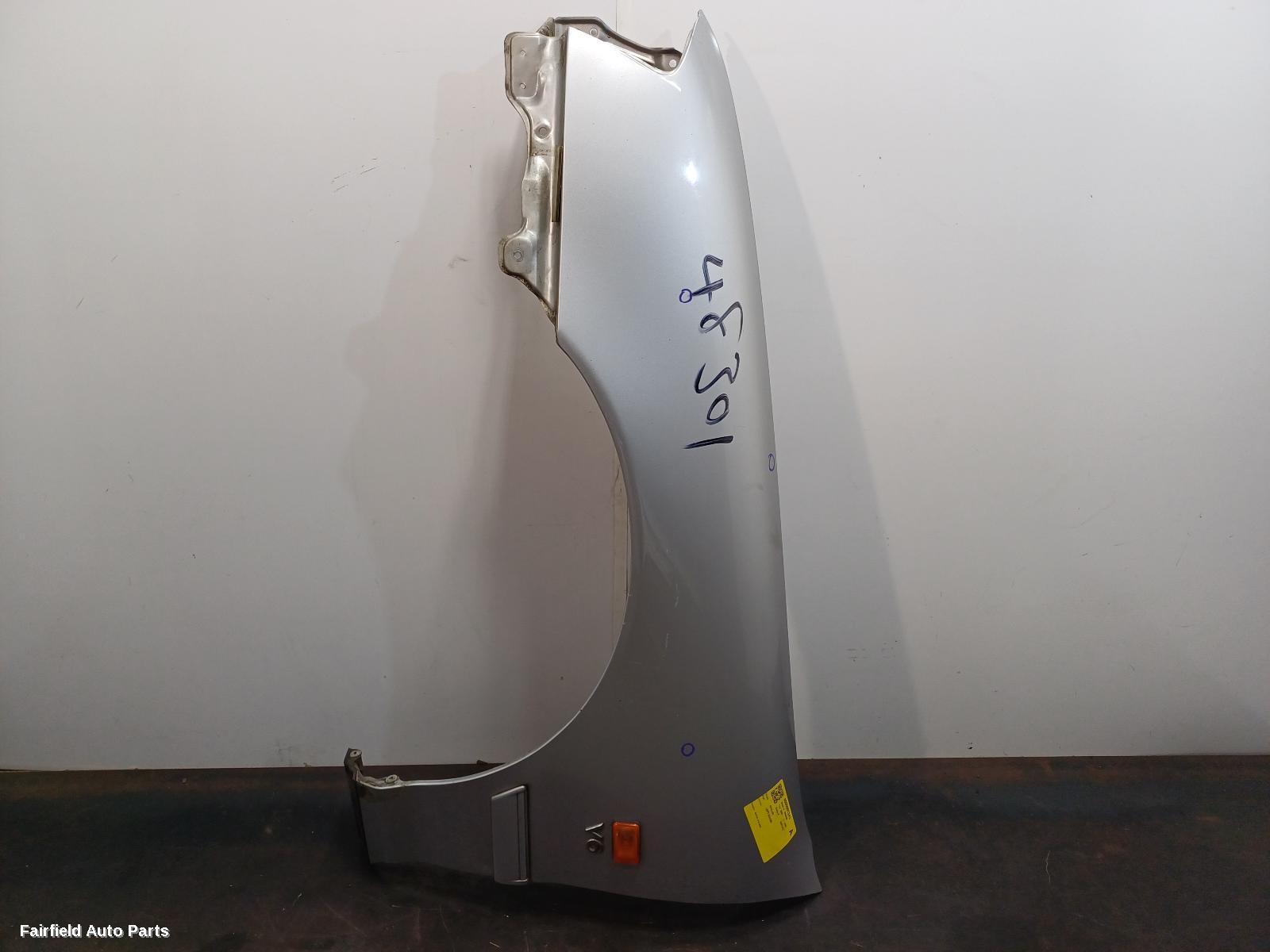 2000-2003 Toyota Avalon Left Guard