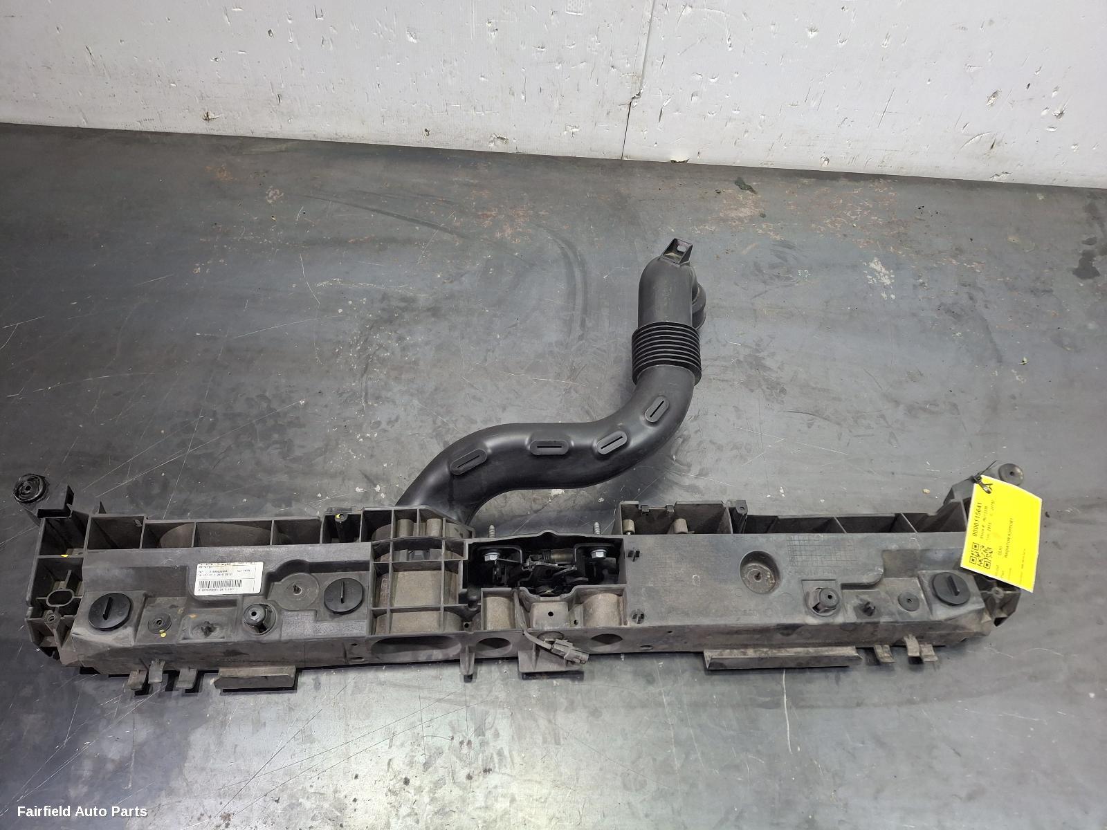 2013-2019 Renault Clio Radiator Support