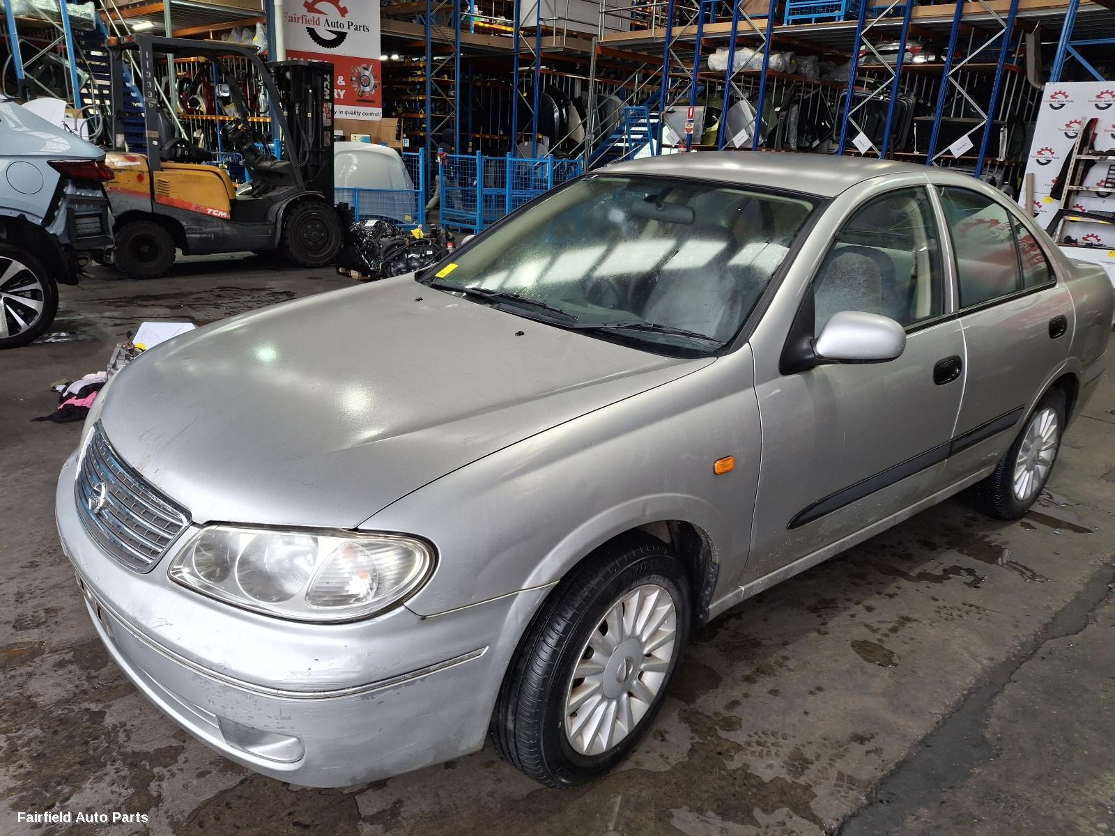 2003-2005 Nissan Pulsar Rear Garnish