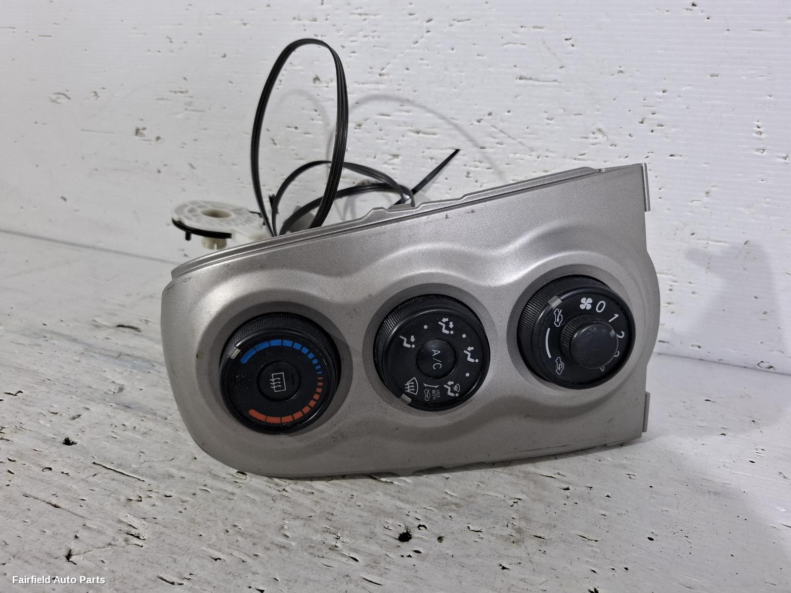 2005-2011 Toyota Yaris Heater Ac Controls
