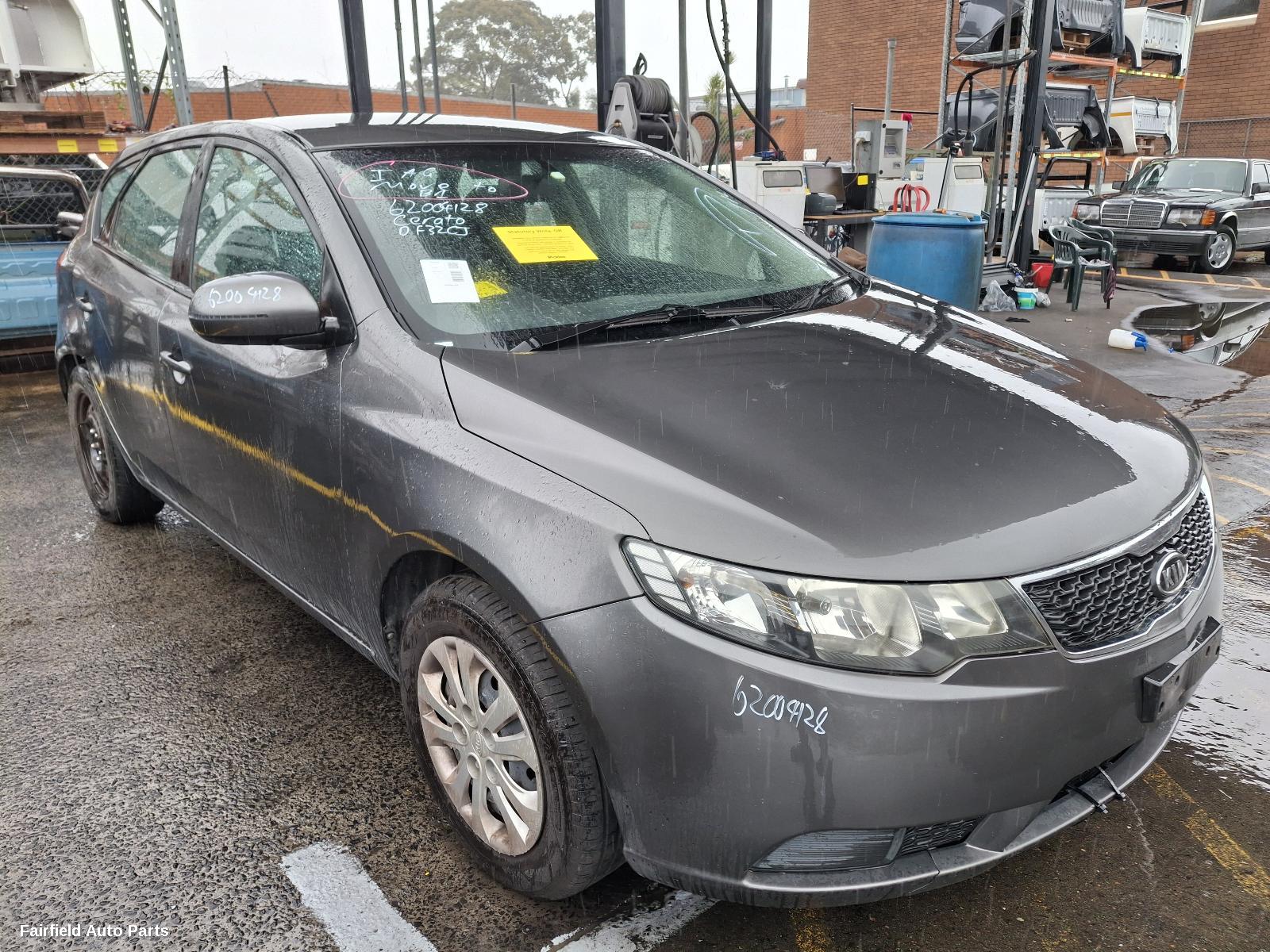 2013 Kia Cerato Left Rear Door Sliding