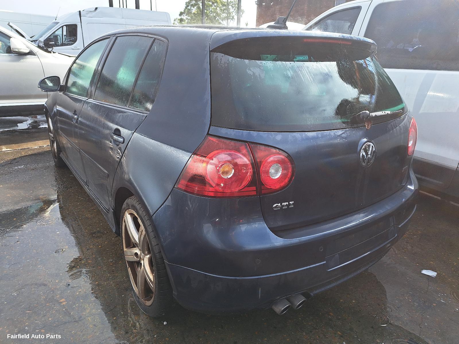 2009 Volkswagen Golf Left Taillight