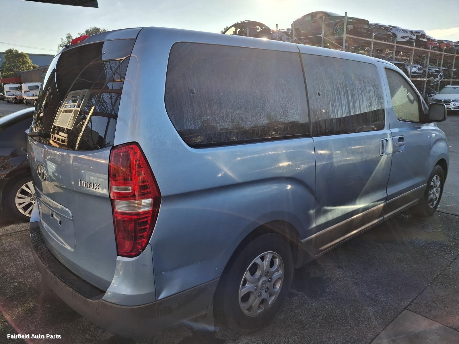 2011 Hyundai Iload/imax Washer Bottle