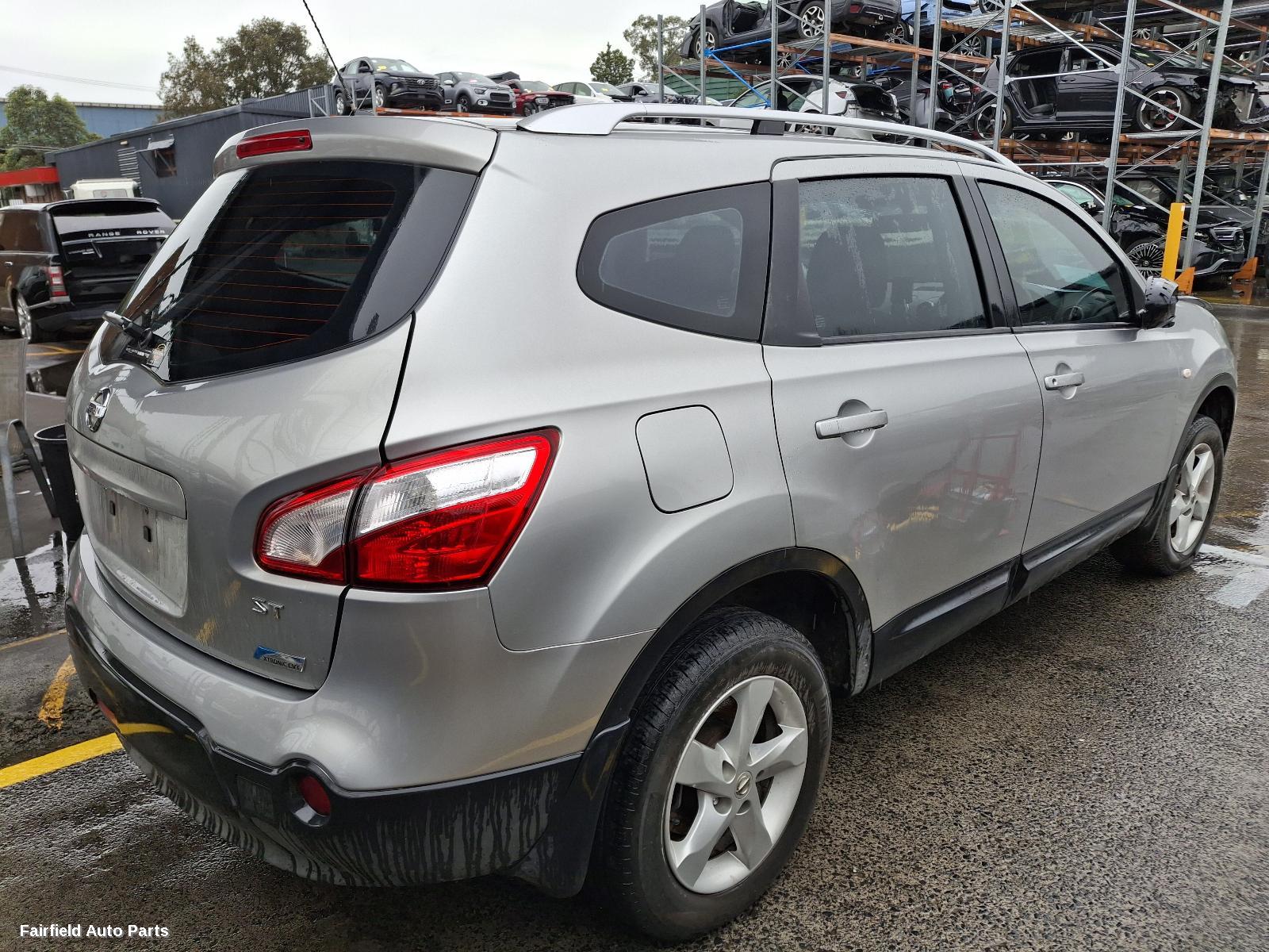 2010-2014 Nissan Dualis Left Rear Door Sliding