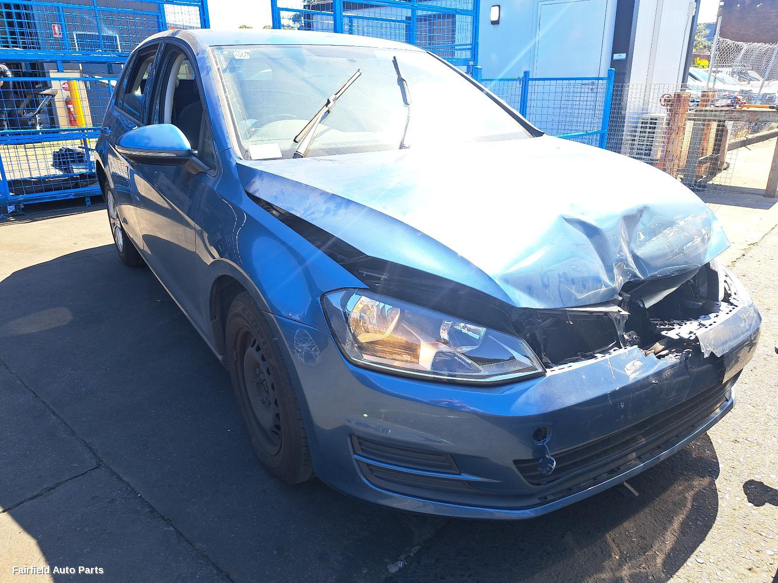 2016 Volkswagen Golf Right Taillight