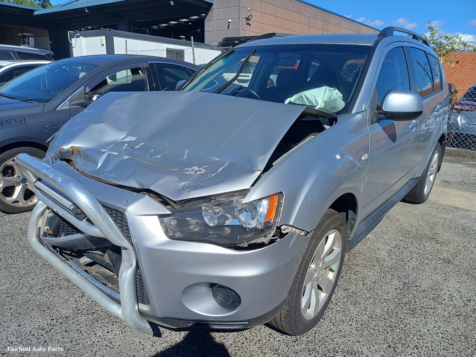 2012 Mitsubishi Outlander Right Front Door