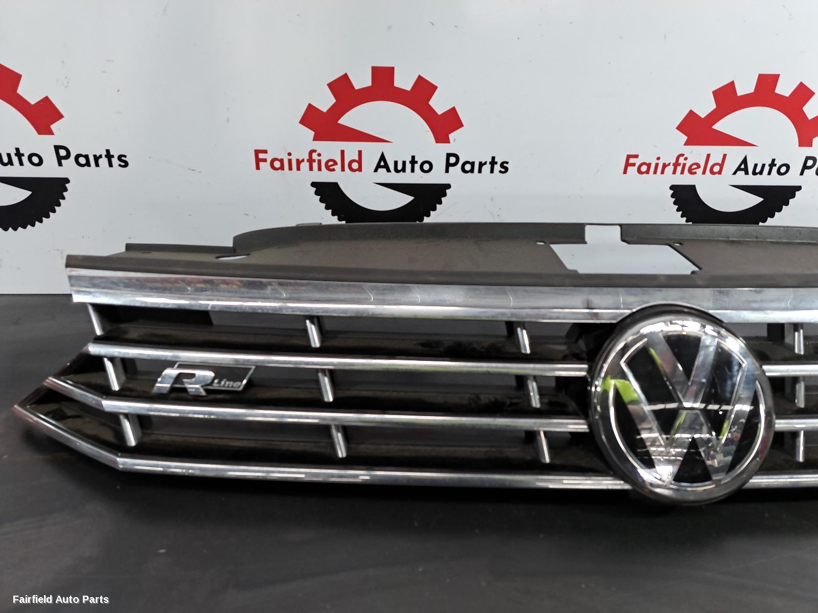 2016-2019 Volkswagen Passat Grille