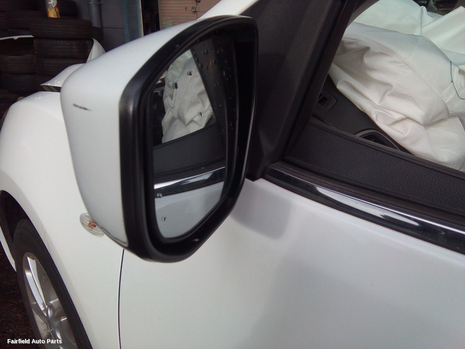 2015 Nissan Pulsar Mount