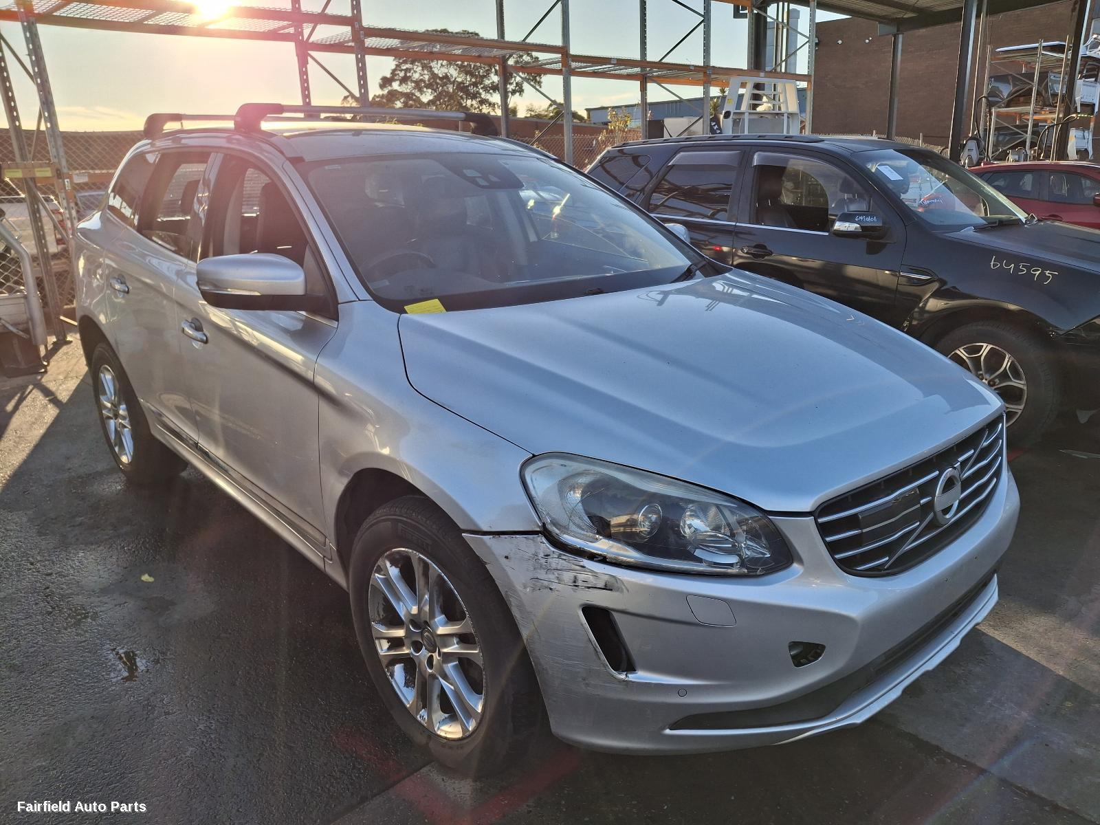 2014 Volvo Xc60 Left Taillight