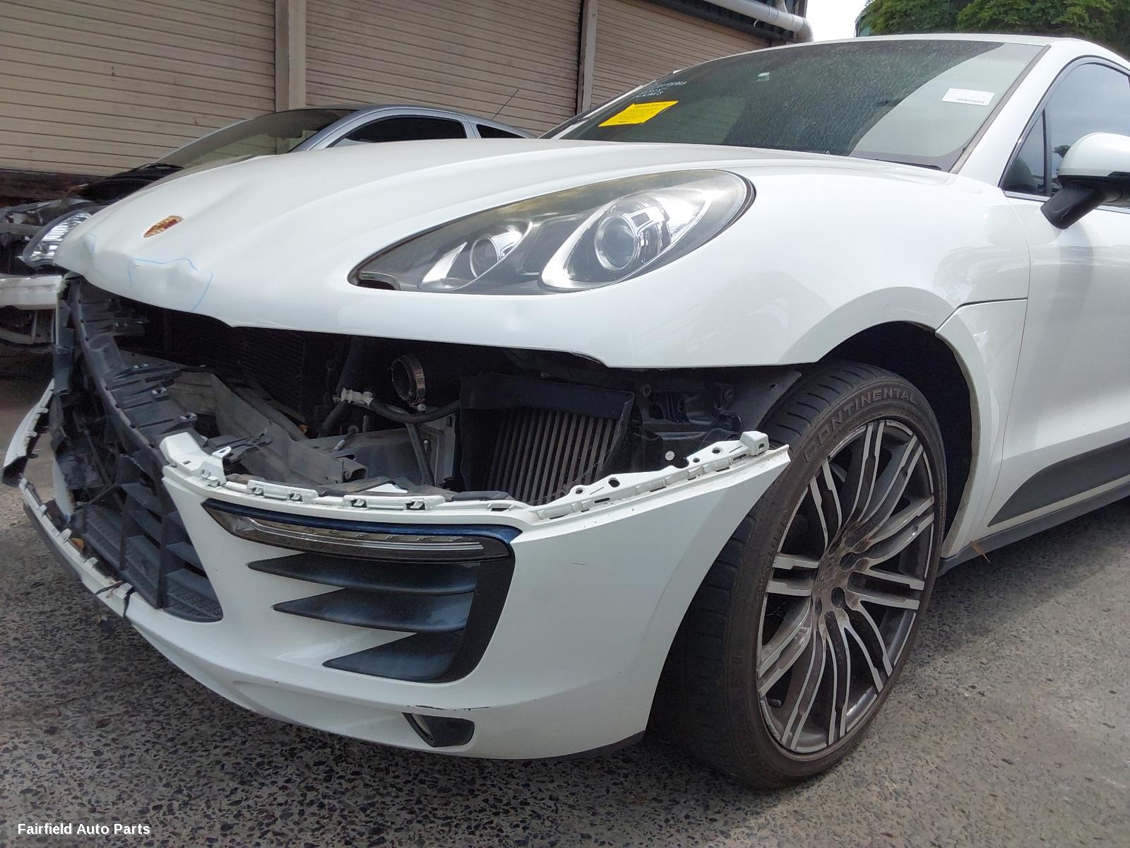 2014 Porsche Macan Fan