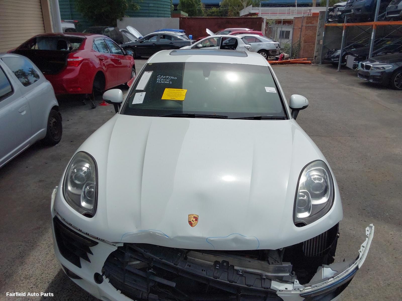 2014 Porsche Macan Washer Bottle