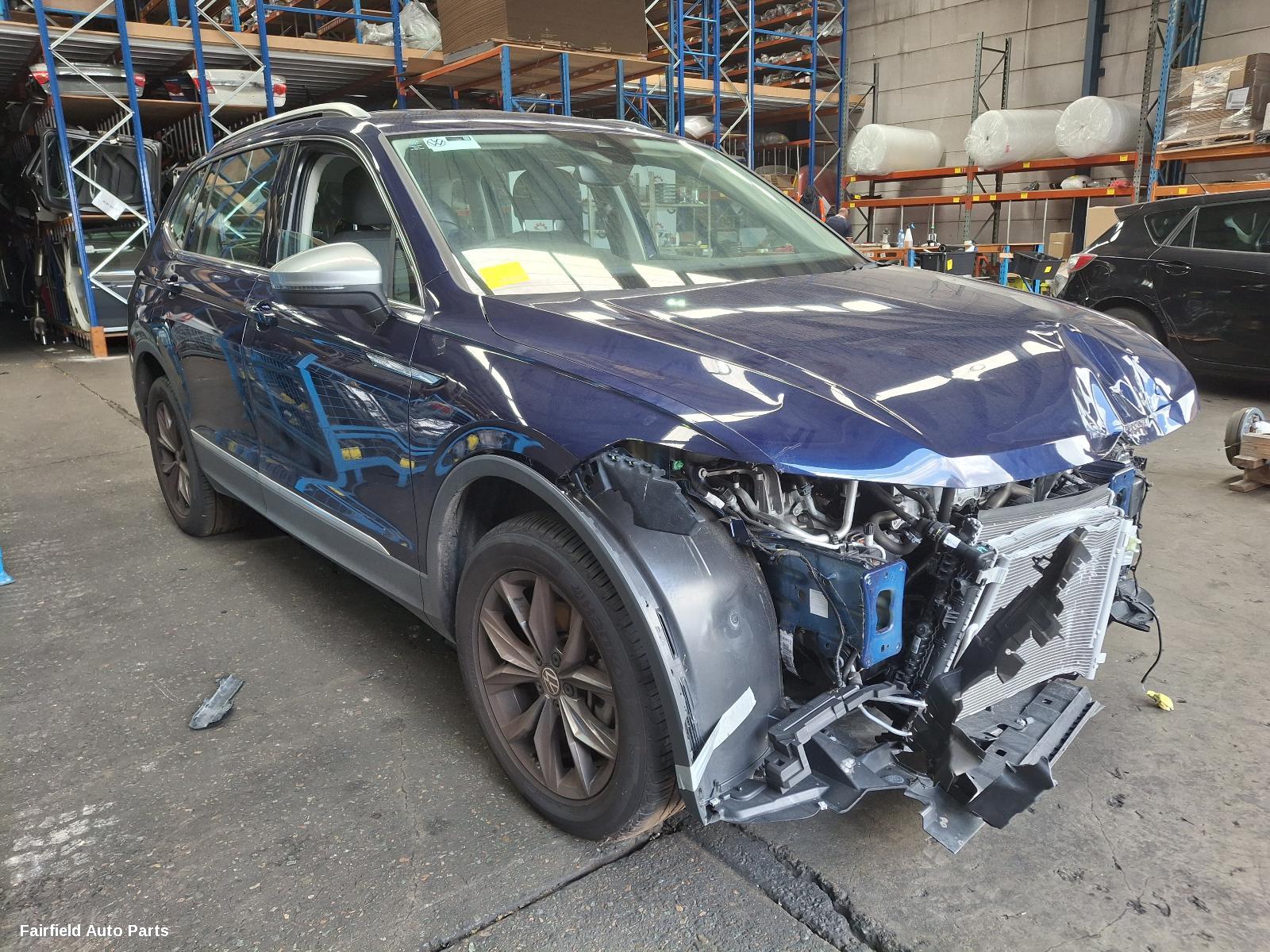 2024 Volkswagen Tiguan Left Taillight