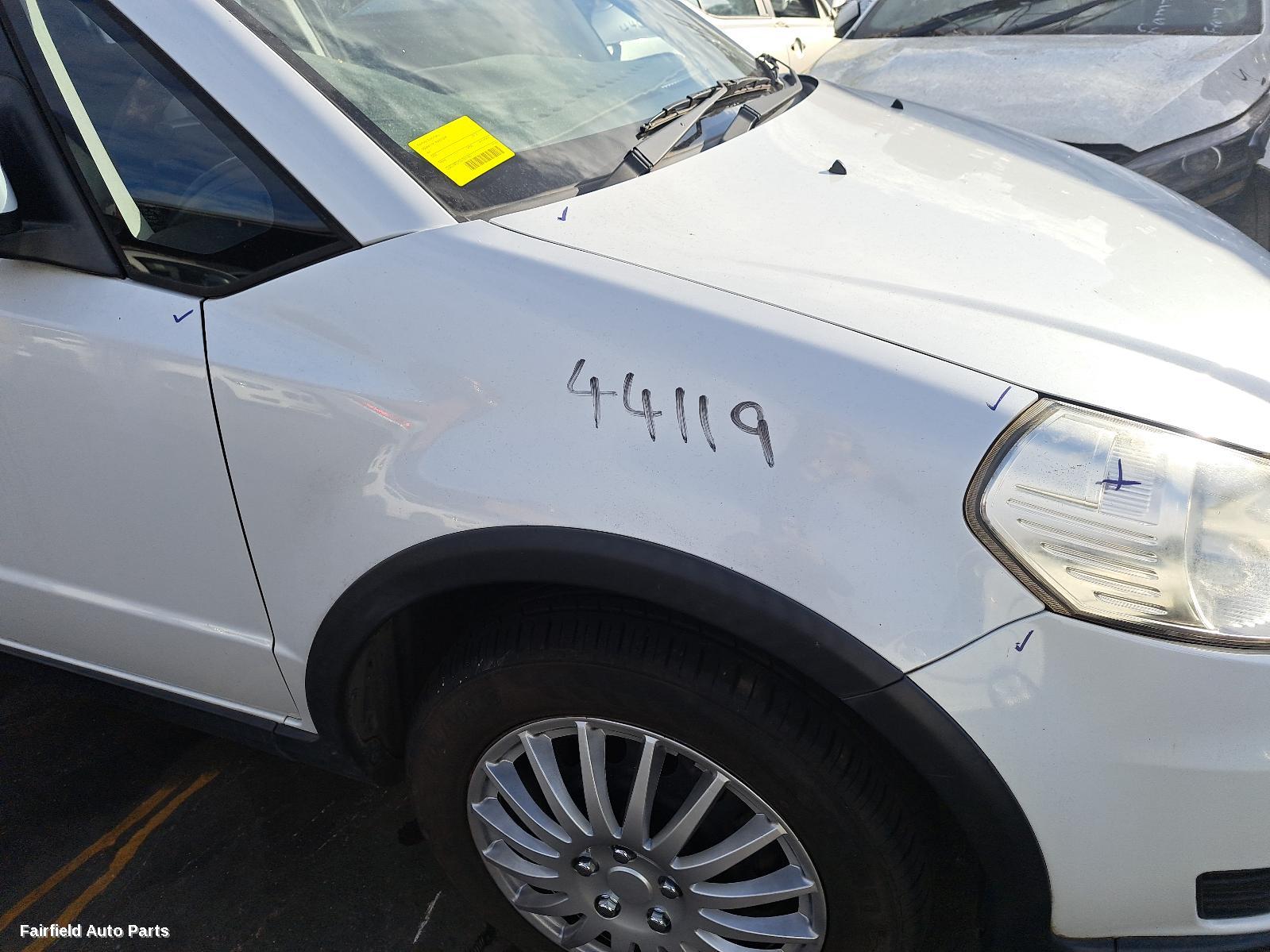 2013 Suzuki Sx4 Left Guard