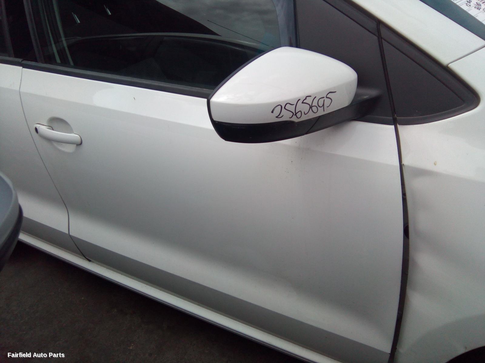 2013 Volkswagen Polo Right Taillight