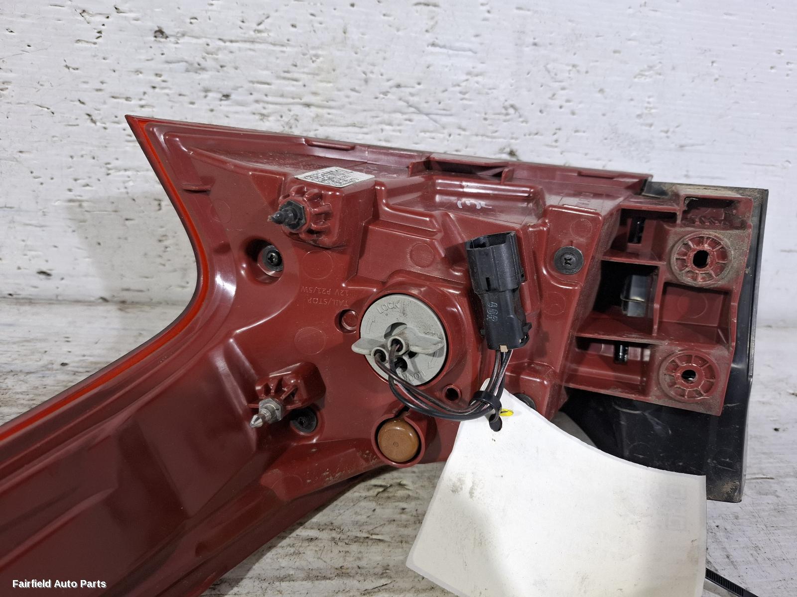 2018-2020 Hyundai Santa Fe Left Taillight