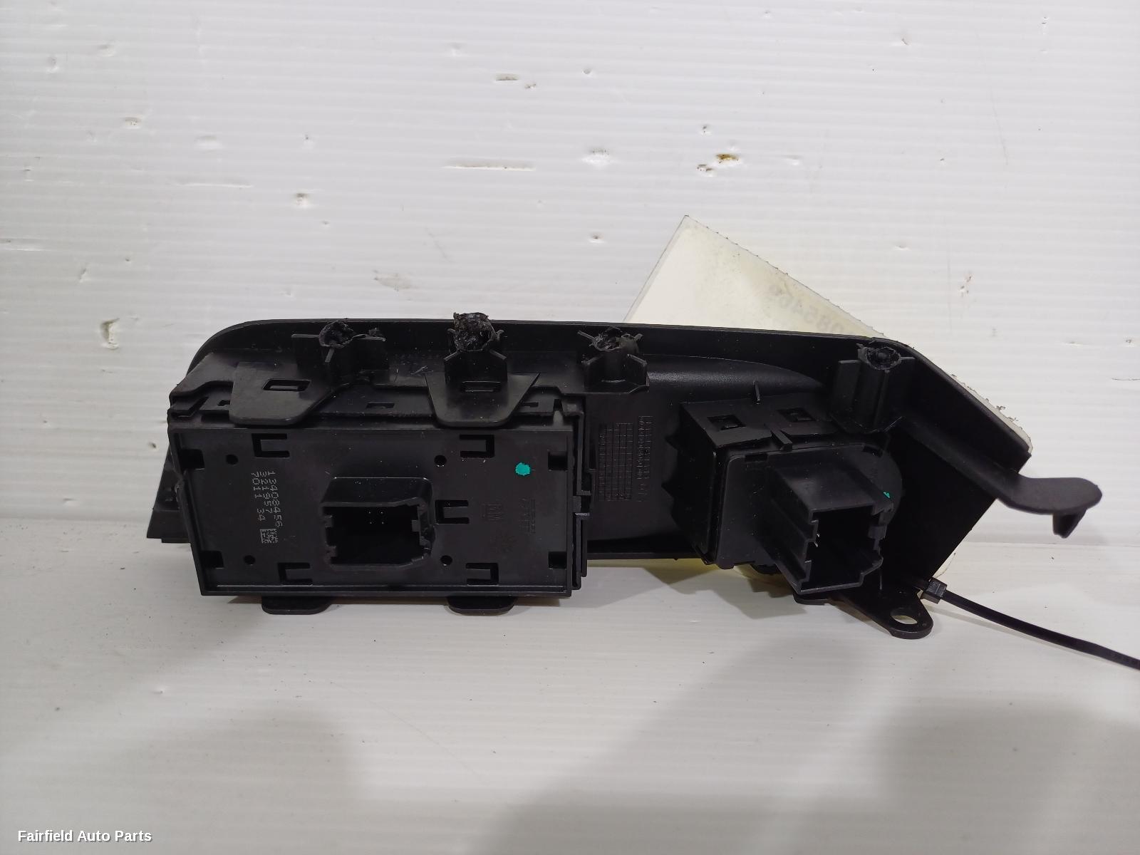 2016-2020 Holden Astra Pwr Dr Wind Switch